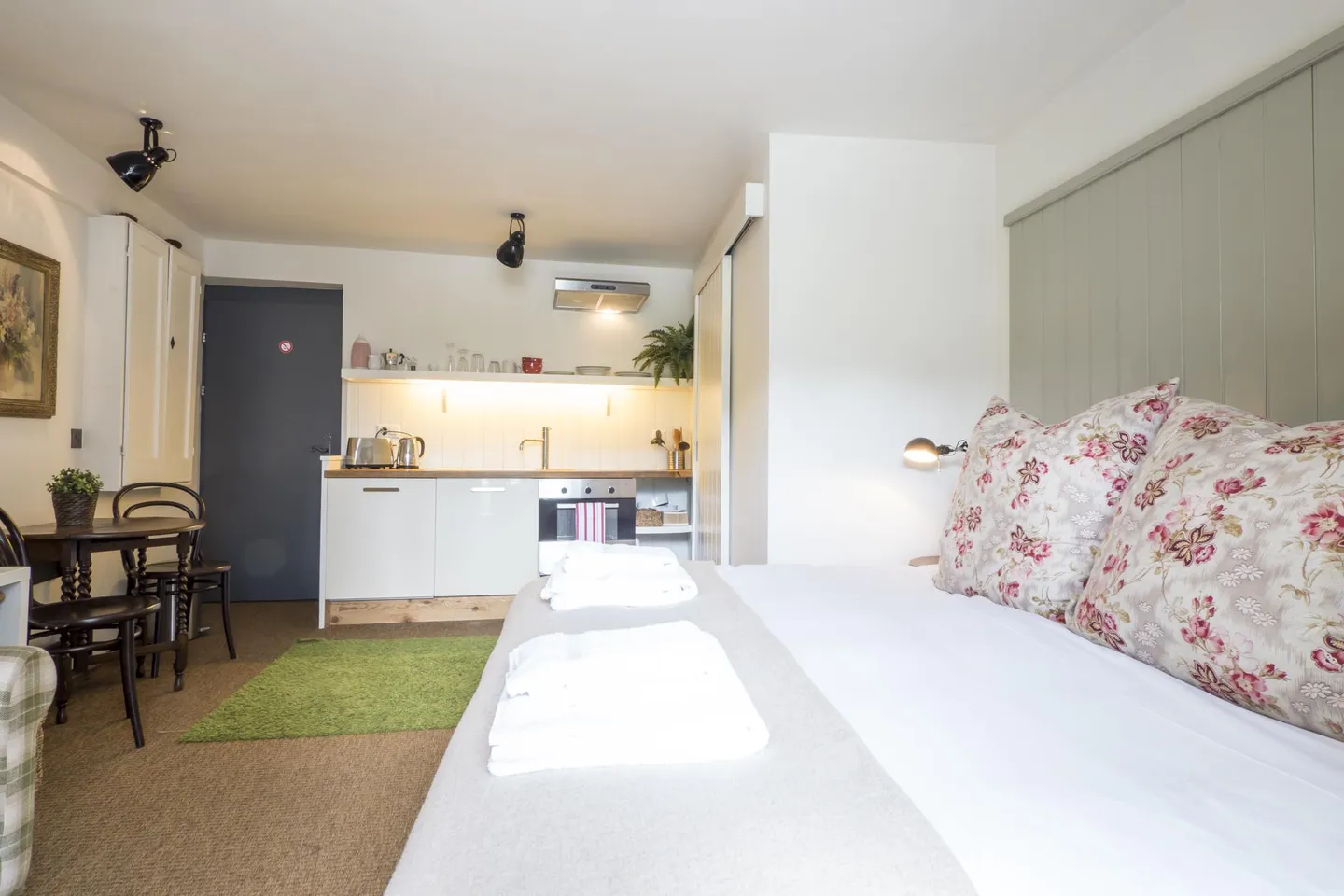 Schönes Gebäude mit 4 Wohnungen + einem Restaurant - Foto 18 von 21