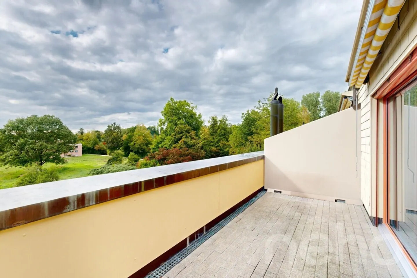 Appartement en duplex de 3,5 pièces proche de la nature à Dübendorf - Photo 4 sur 11