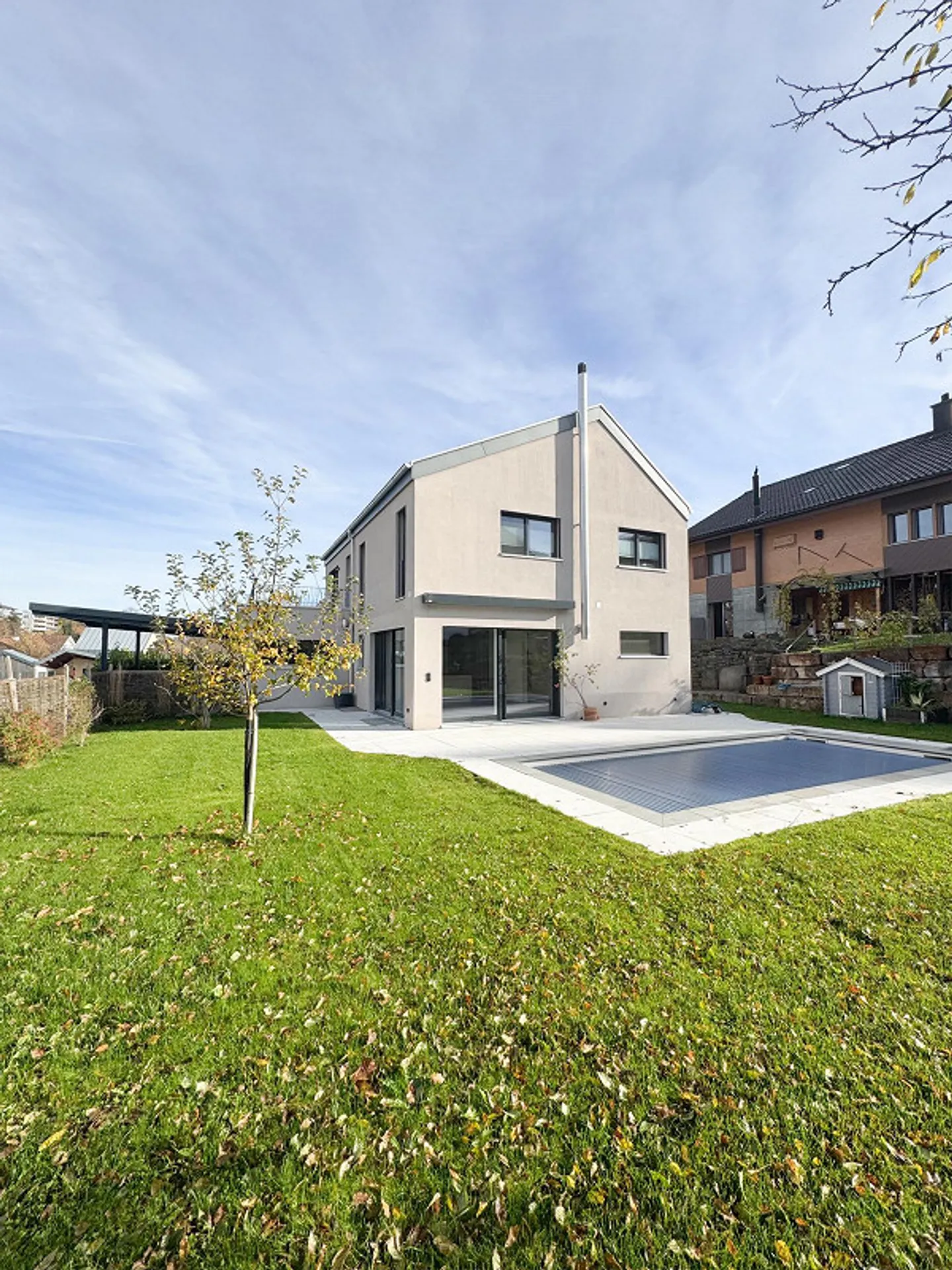 Modernes 6.5-Zimmer Einfamilienhaus mit Pool und hochwertiger Ausstattung - Foto 18 von 18