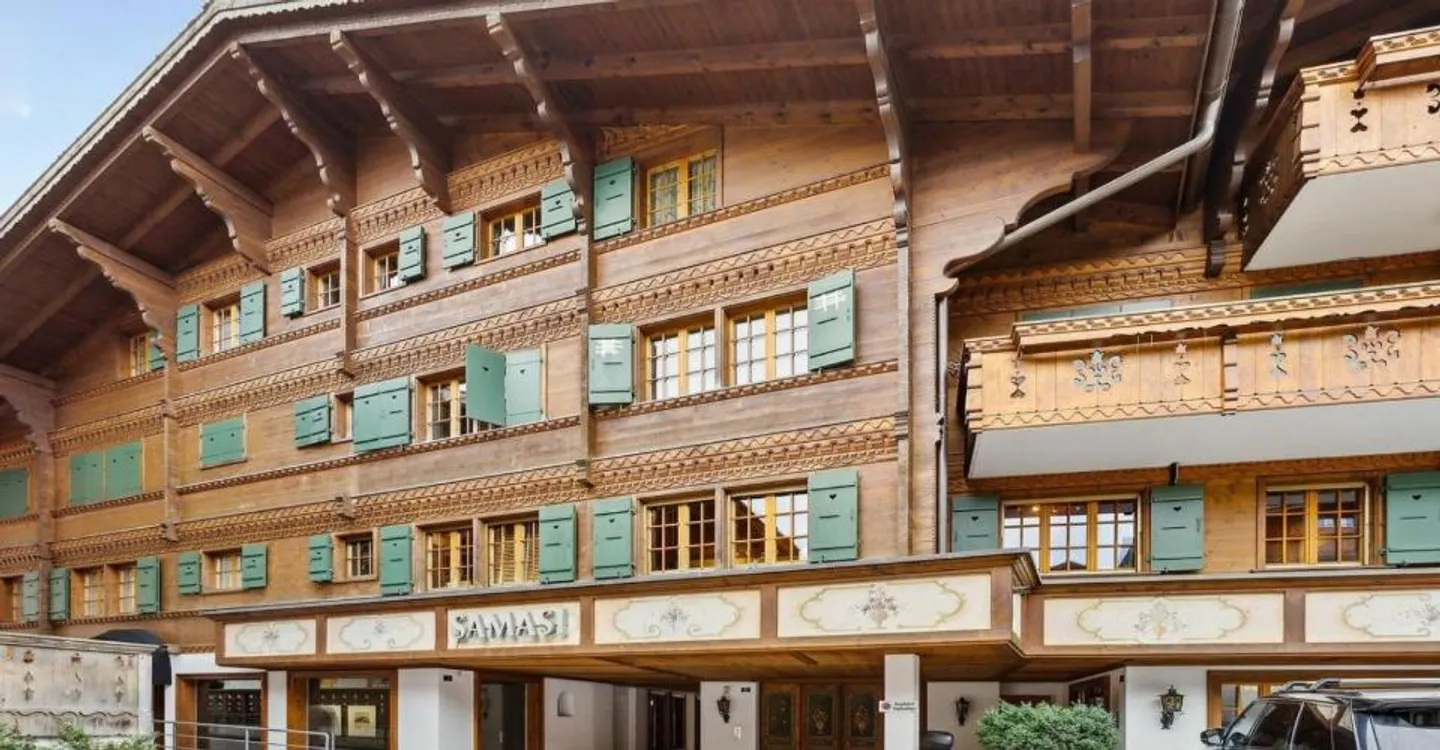 Der Standort !!! An der prestigeträchtigen Promenade von Gstaad - Foto 1 von 5