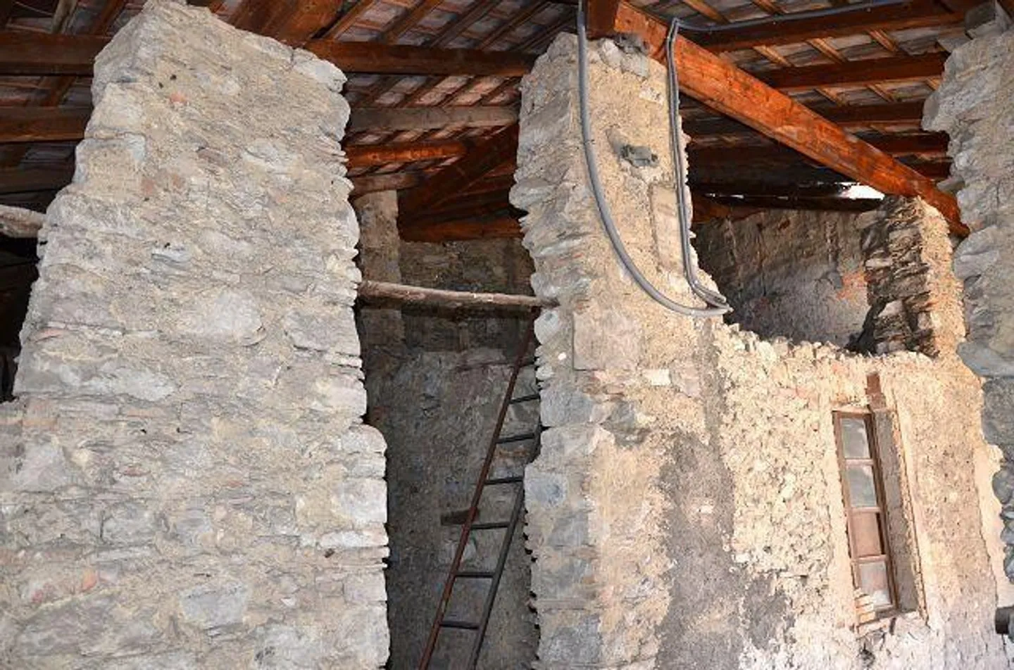 House of 4 apartments in the nucleus to be renovated with the approved project... - Photo 9 of 19