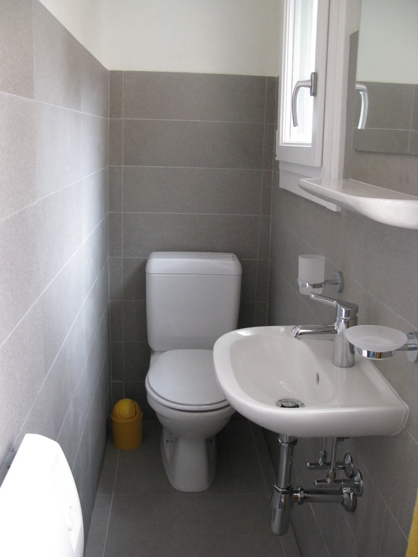 Charmant Appartement au Bord du Lac - Photo 3 sur 6