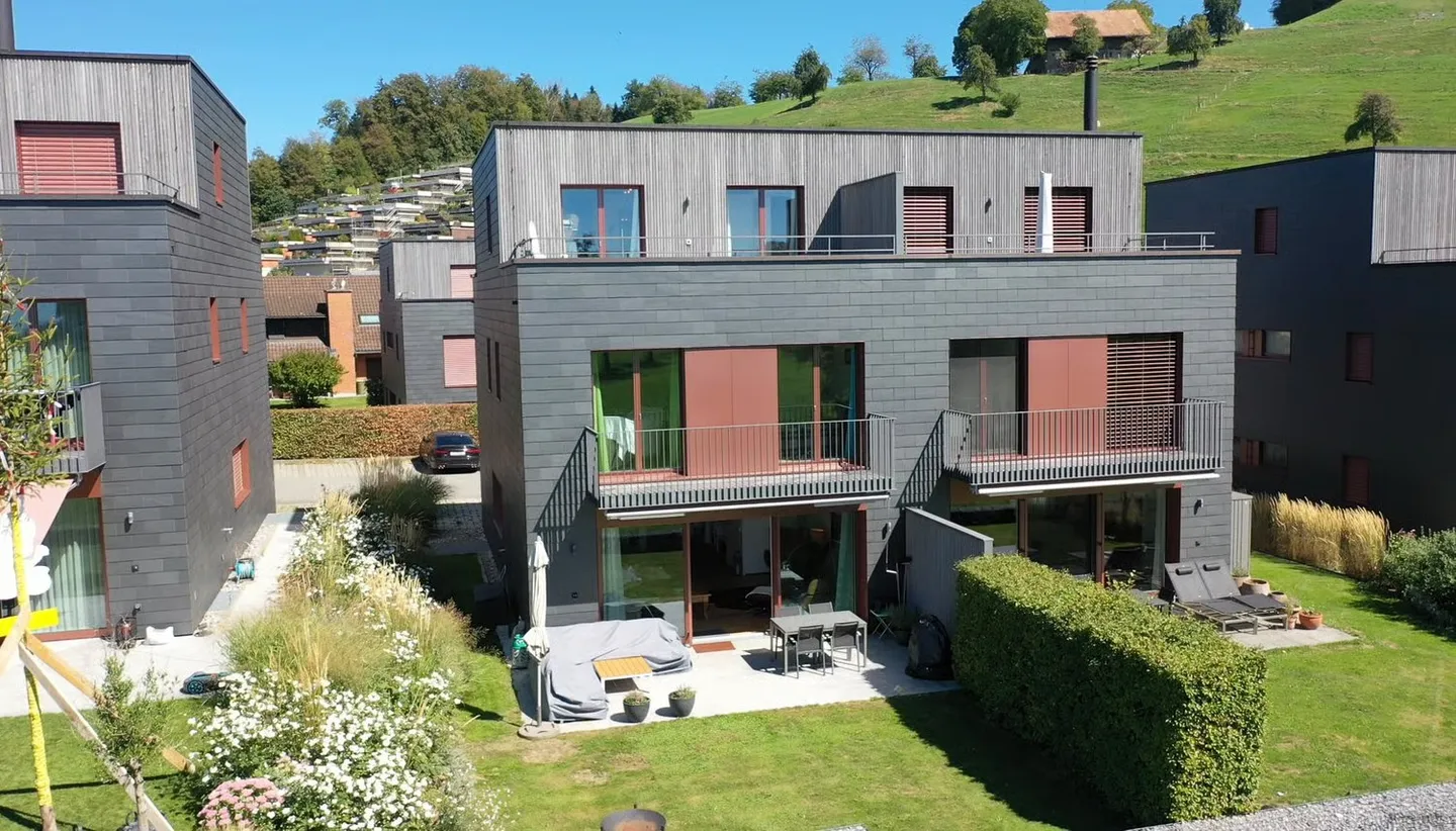 Maison semi-détachée moderne en coin avec vues infinies - Photo 1 sur 20