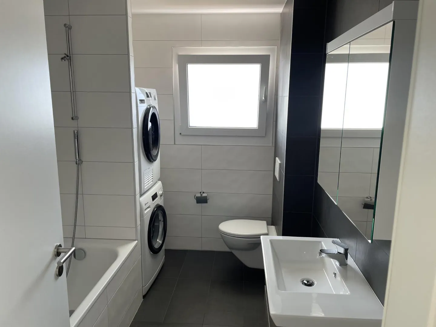 3.5 Room Apartment - Photo 4 of 14