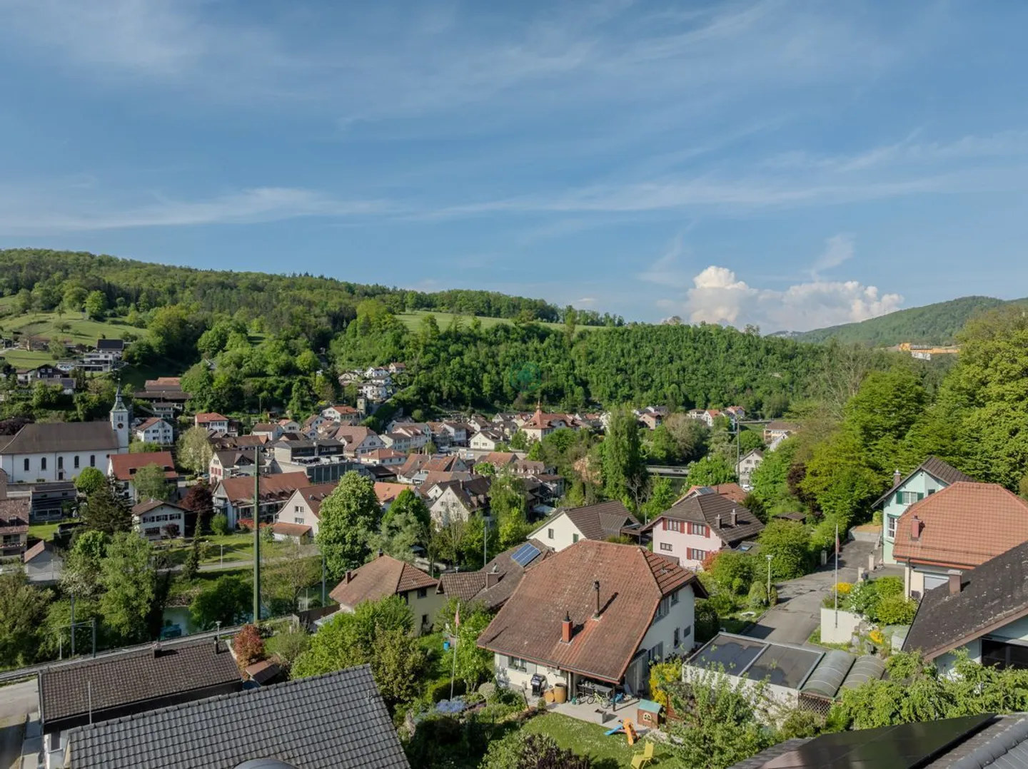 Wohnen im Grünen - Stadtnah - Freistehendes 6.5-Zimmer-Einfamilienhaus, Minergie, Ruhe &amp; Aussicht - Foto 7 von 13