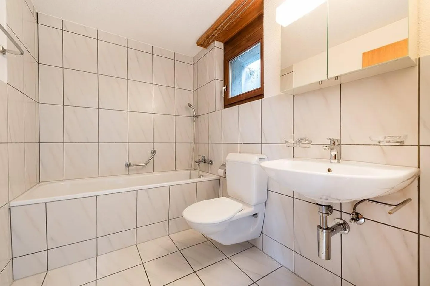 Casa unifamiliare ben tenuta in una posizione non edificabile - Foto 7 di 12