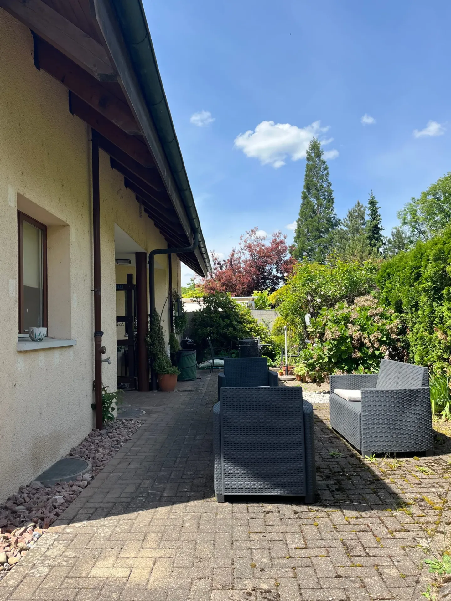 Row End House with Commercial Space - Living and Working Under One Roof - Photo 11 of 12