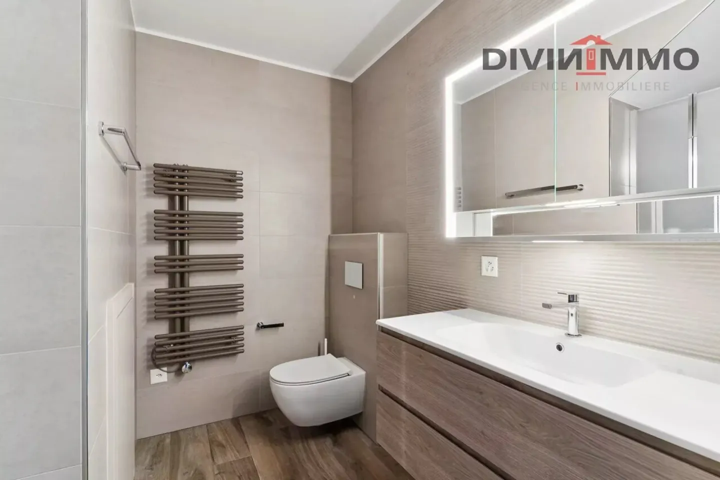 Appartement luxueux à Sierre avec des équipements modernes - Photo 8 sur 13