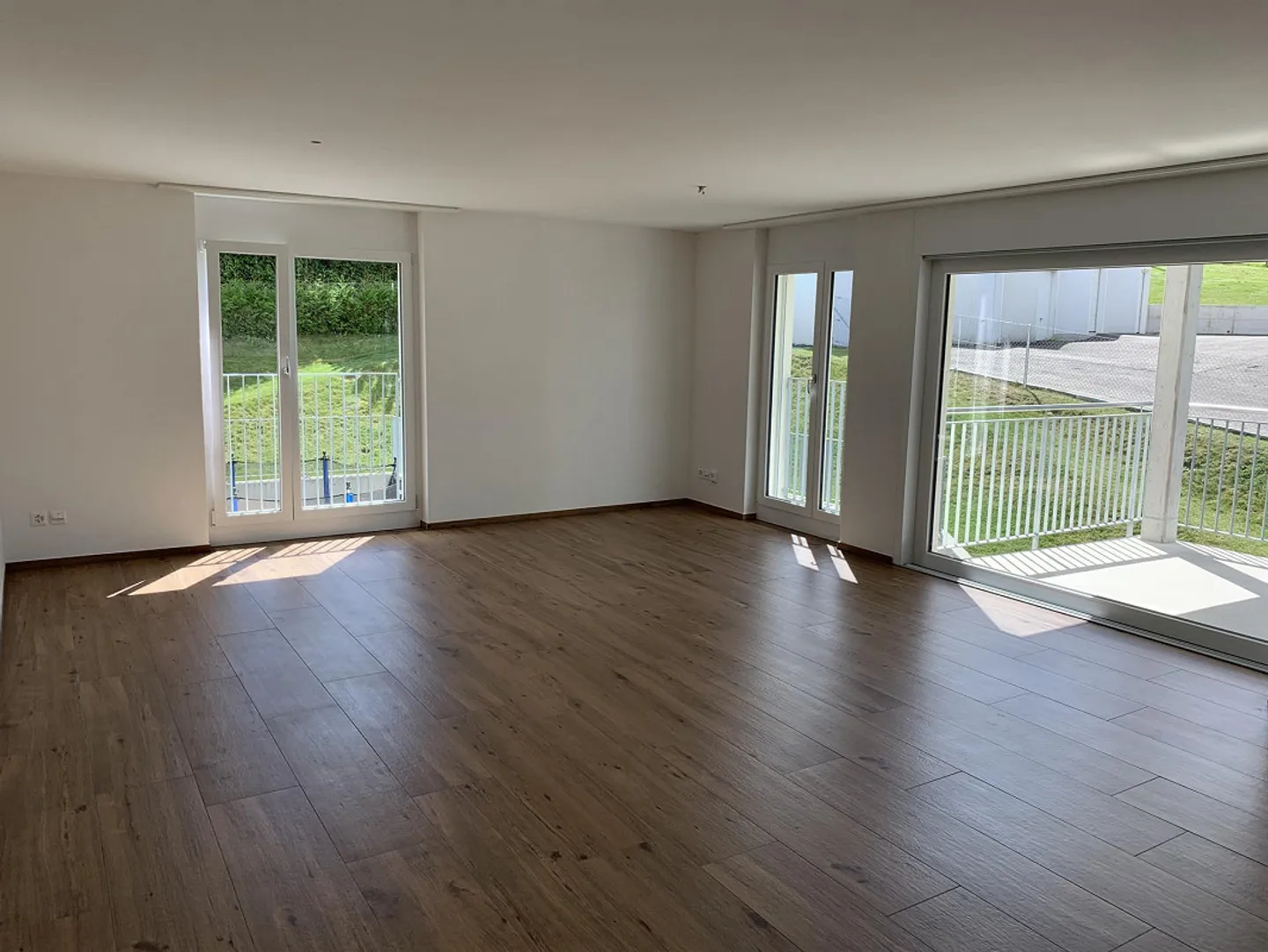 Appartamento 4.5 stanze top moderno in un quartiere tranquillo - Foto 3 di 14