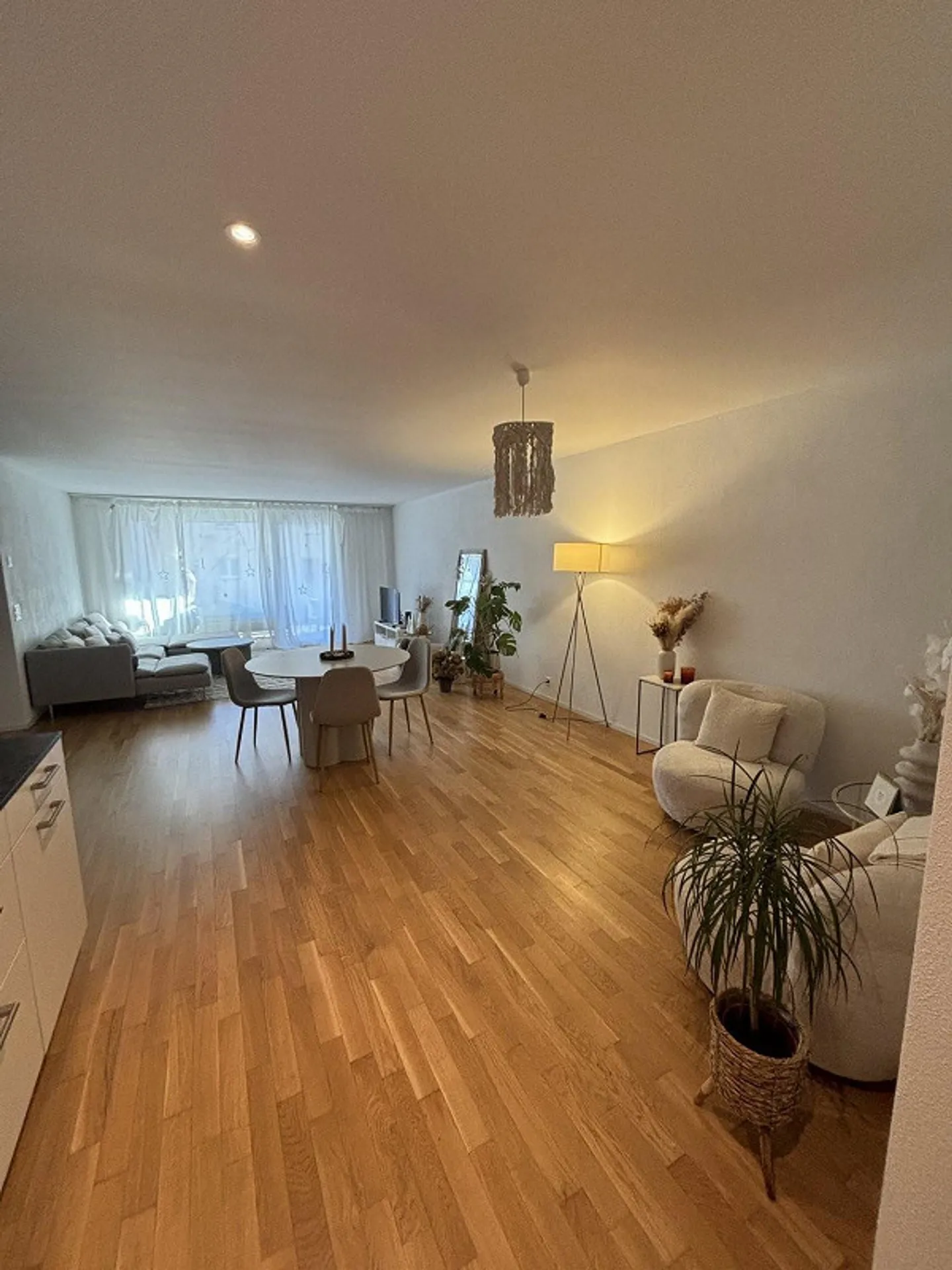 Moderno appartamento di 3.5 locali al 2° piano vicino al centro città - Foto 4 di 11