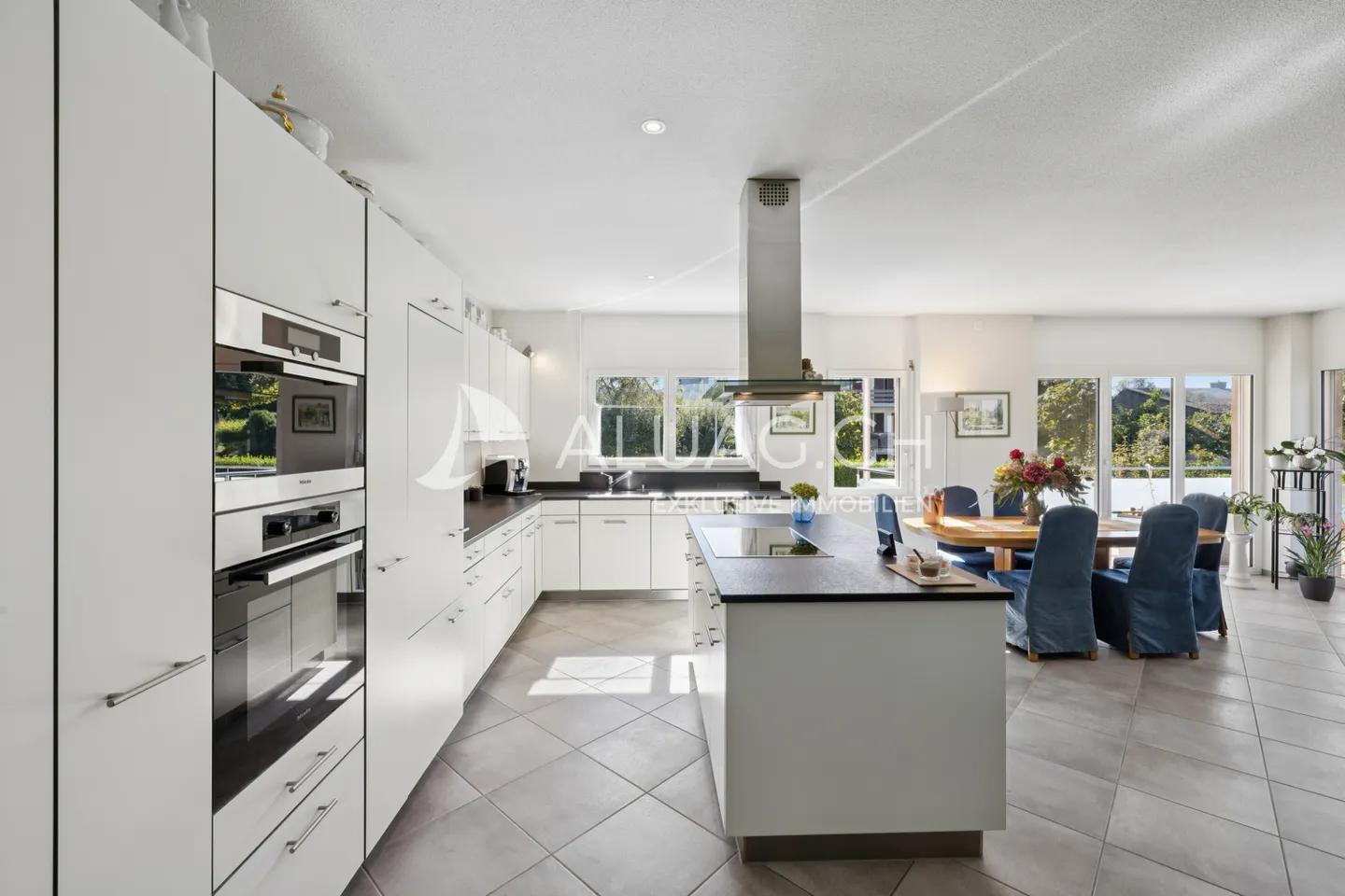 Apartment for sale - Photo 2 of 11