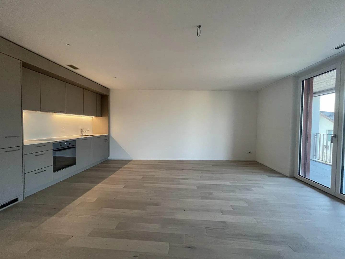 Moderno appartamento con 1 camera al piano terra a Kloten - Foto 4 di 5