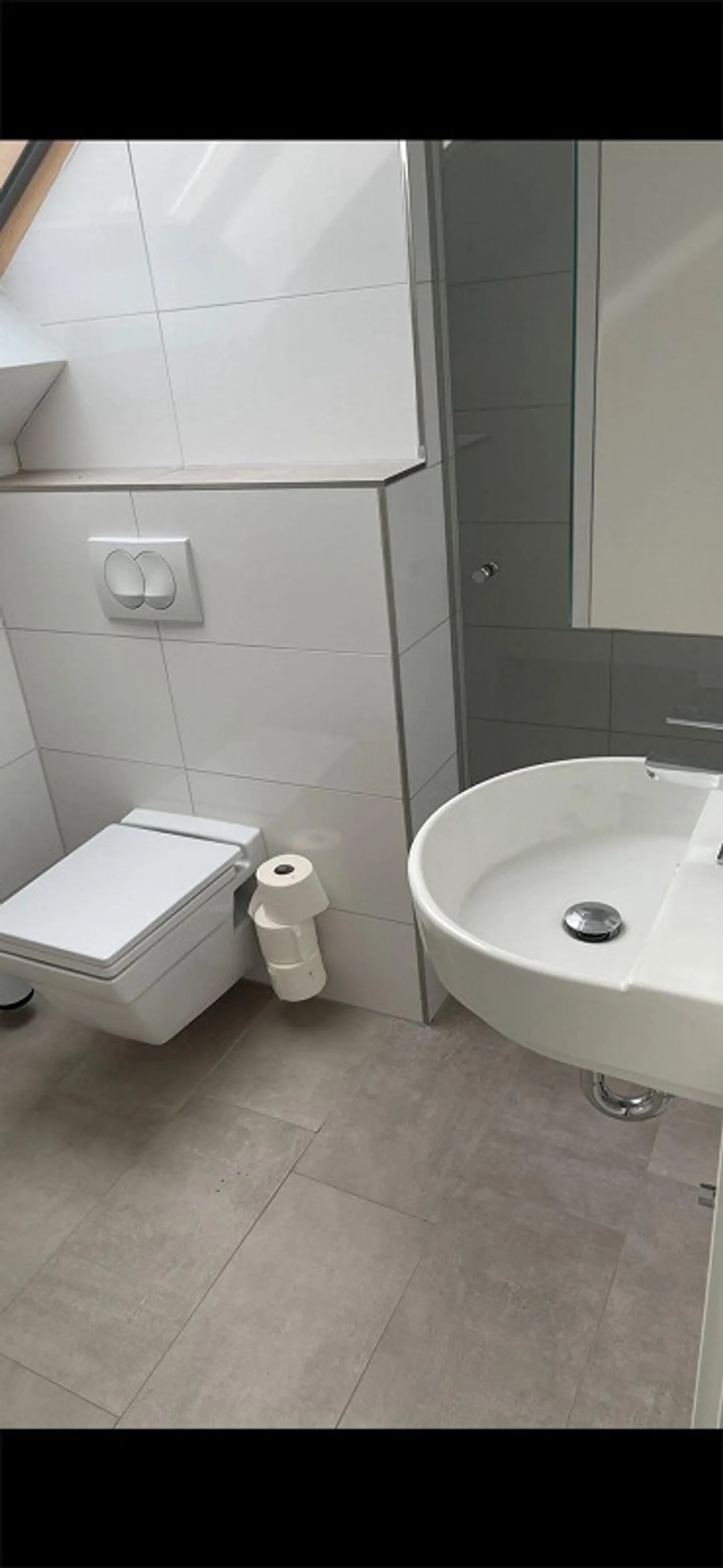 Appartement Charmant - Photo 2 sur 4