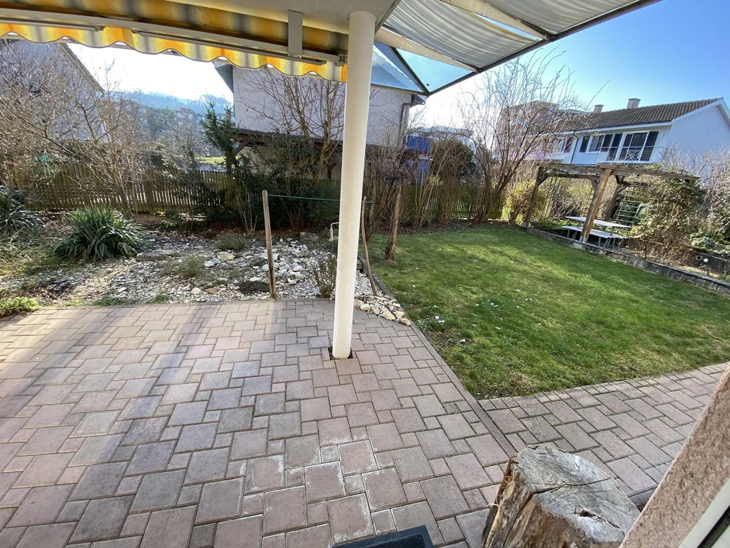 7-Zimmer-Einfamilienhaus an  begehrter Lage in Münchenstein - Photo 3 sur 15