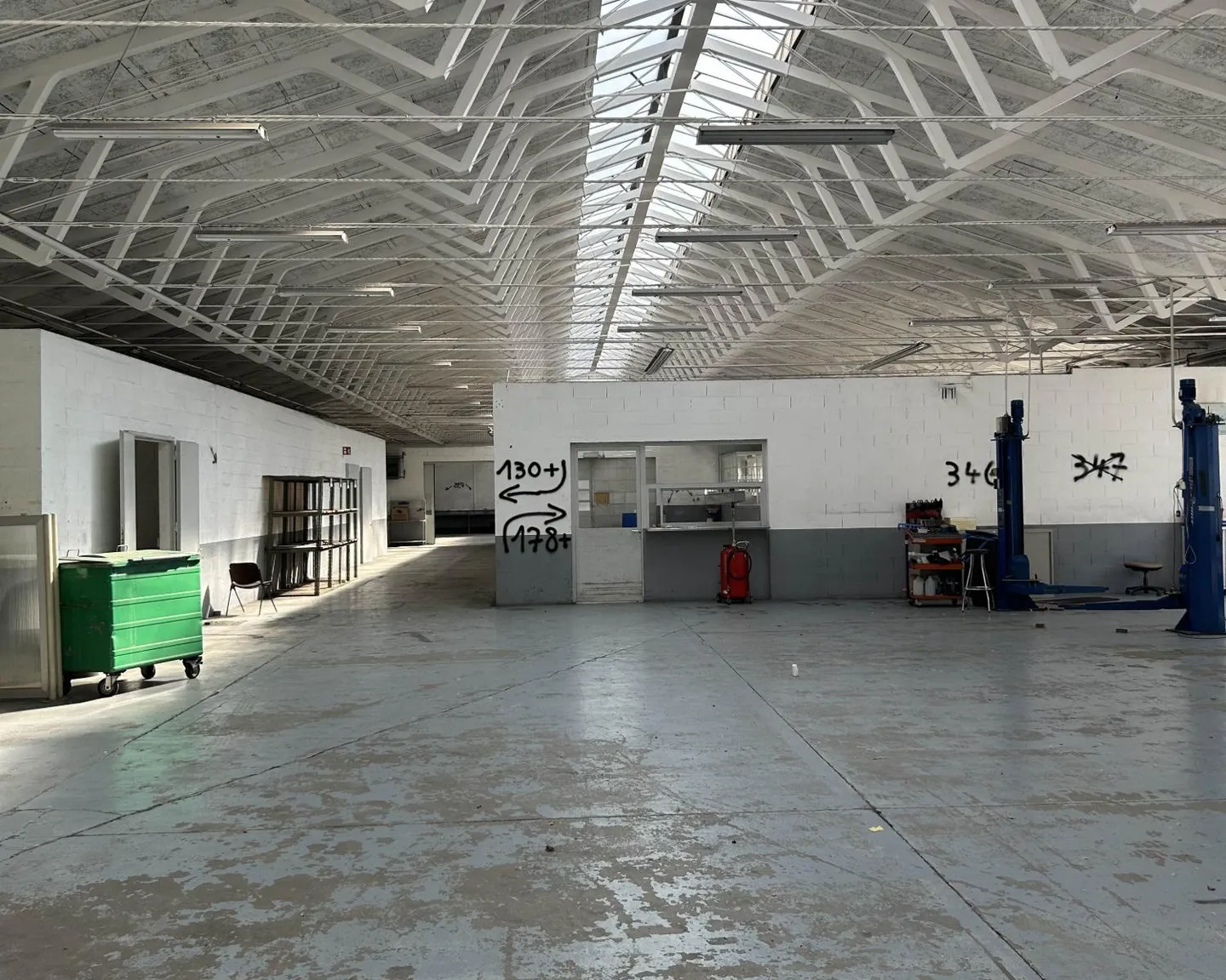 Spazio industriale in affitto - Meyrin - Da 600 m2 - Piano terra - Foto 2 di 5