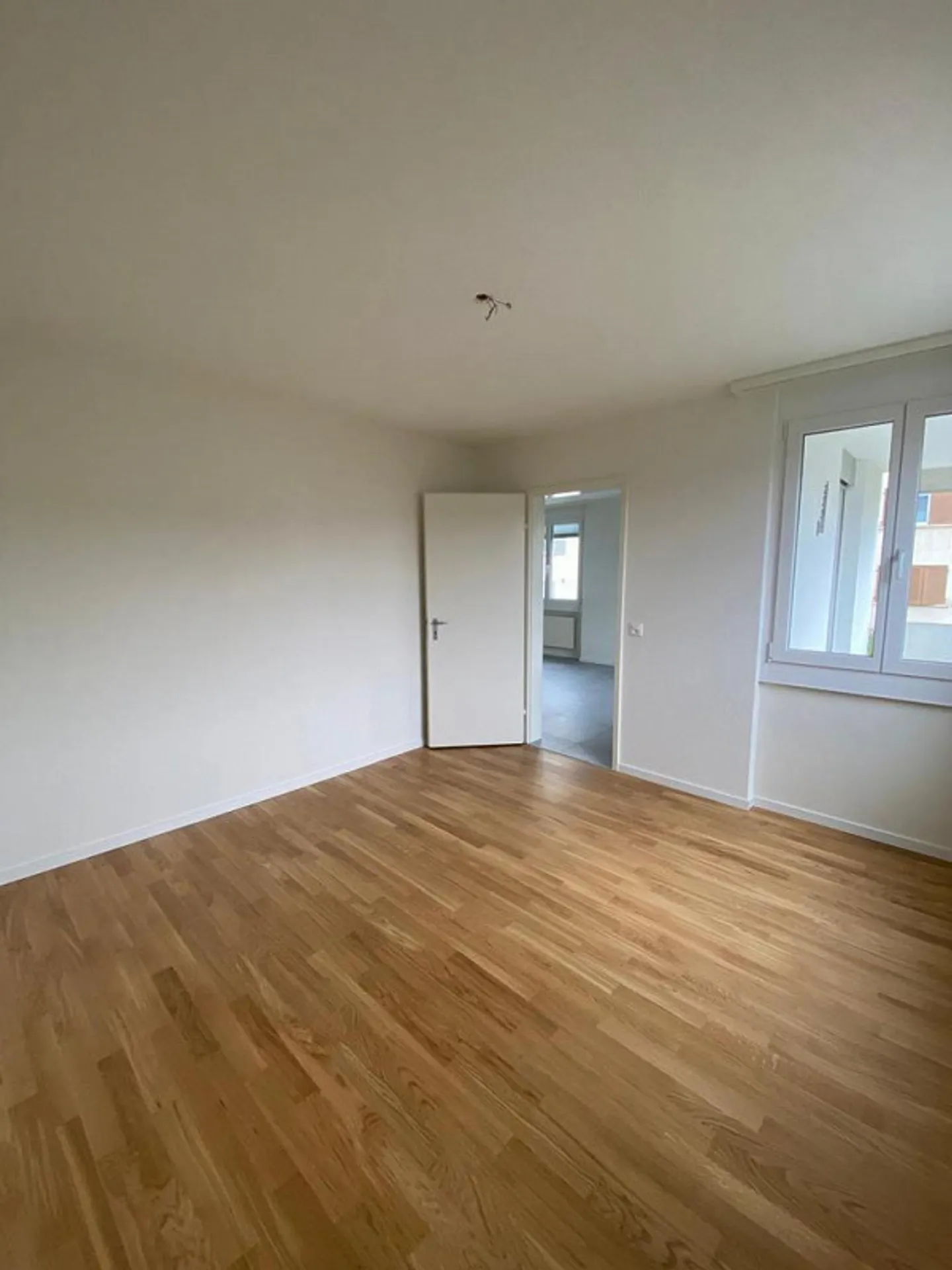 Sanierte 3-Zimmerwohnung im 1. Stock mit Balkon - Foto 3 von 8