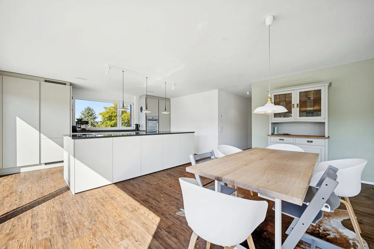 Exklusive Attikawohnung mit einzigartiger Ruhe und Weitsicht - Foto 1 di 4