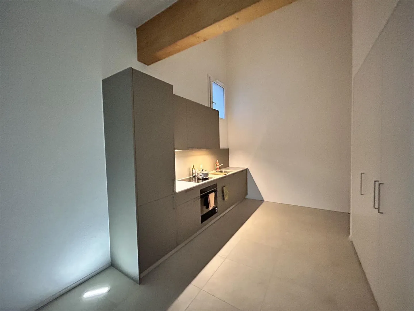 2,5 stanze in un attico tranquillo - Foto 2 di 7