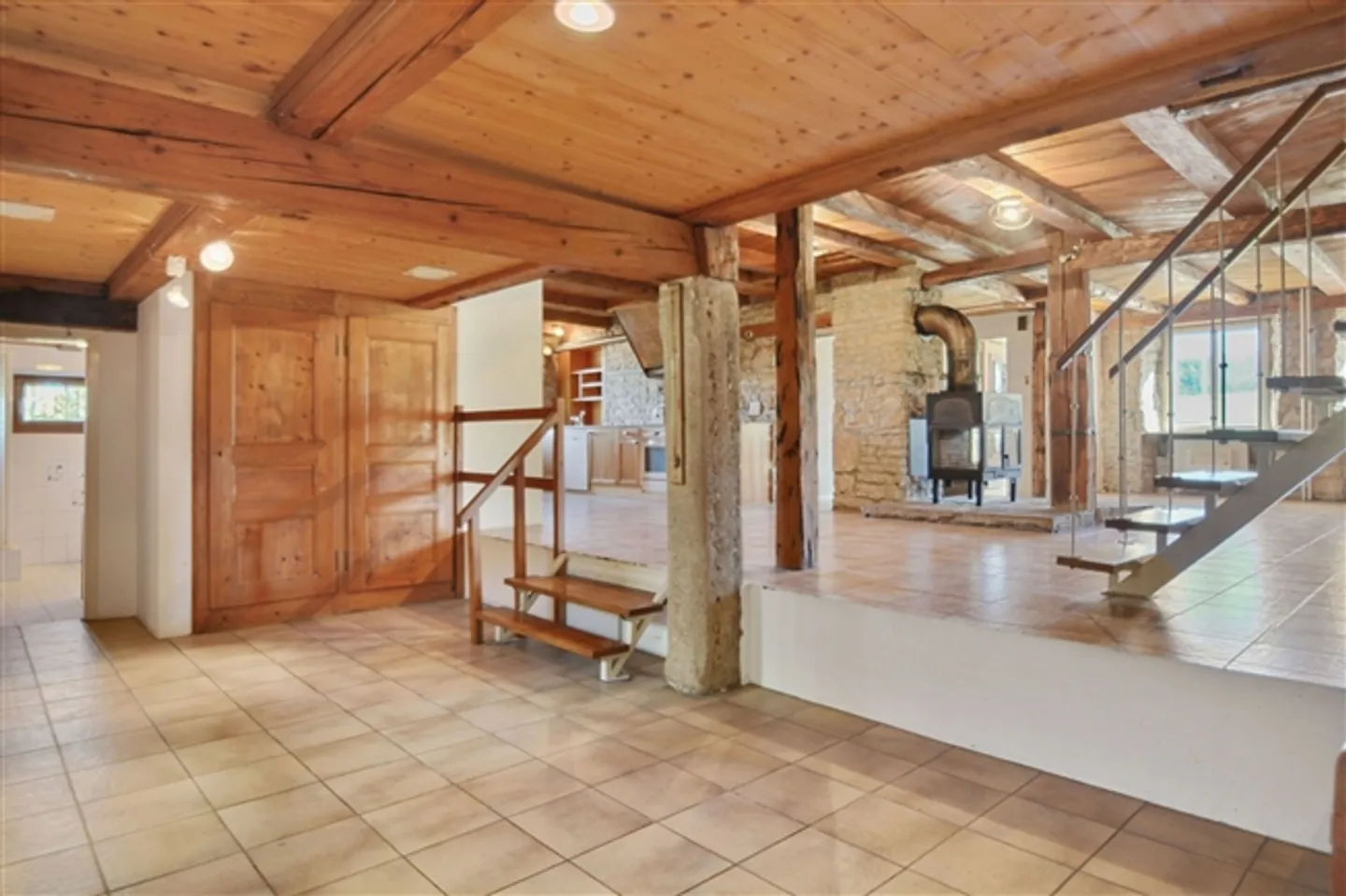 Le Noirmont, charmante ferme avec terrain à bâtir - Photo 6 sur 13