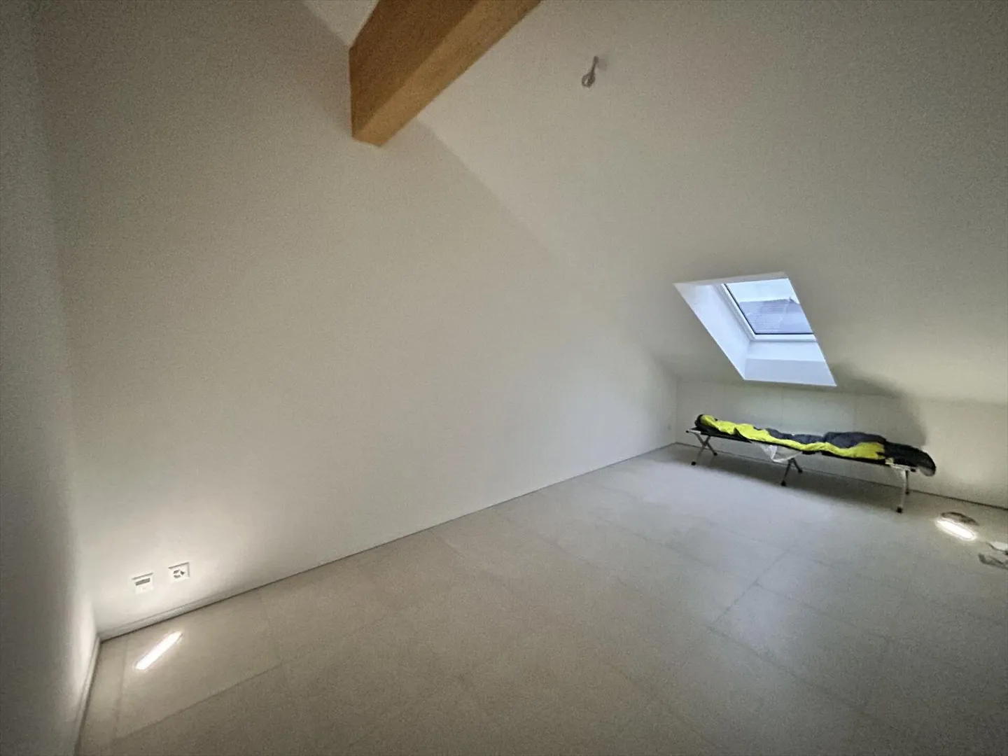 2,5 stanze in un attico tranquillo - Foto 4 di 7