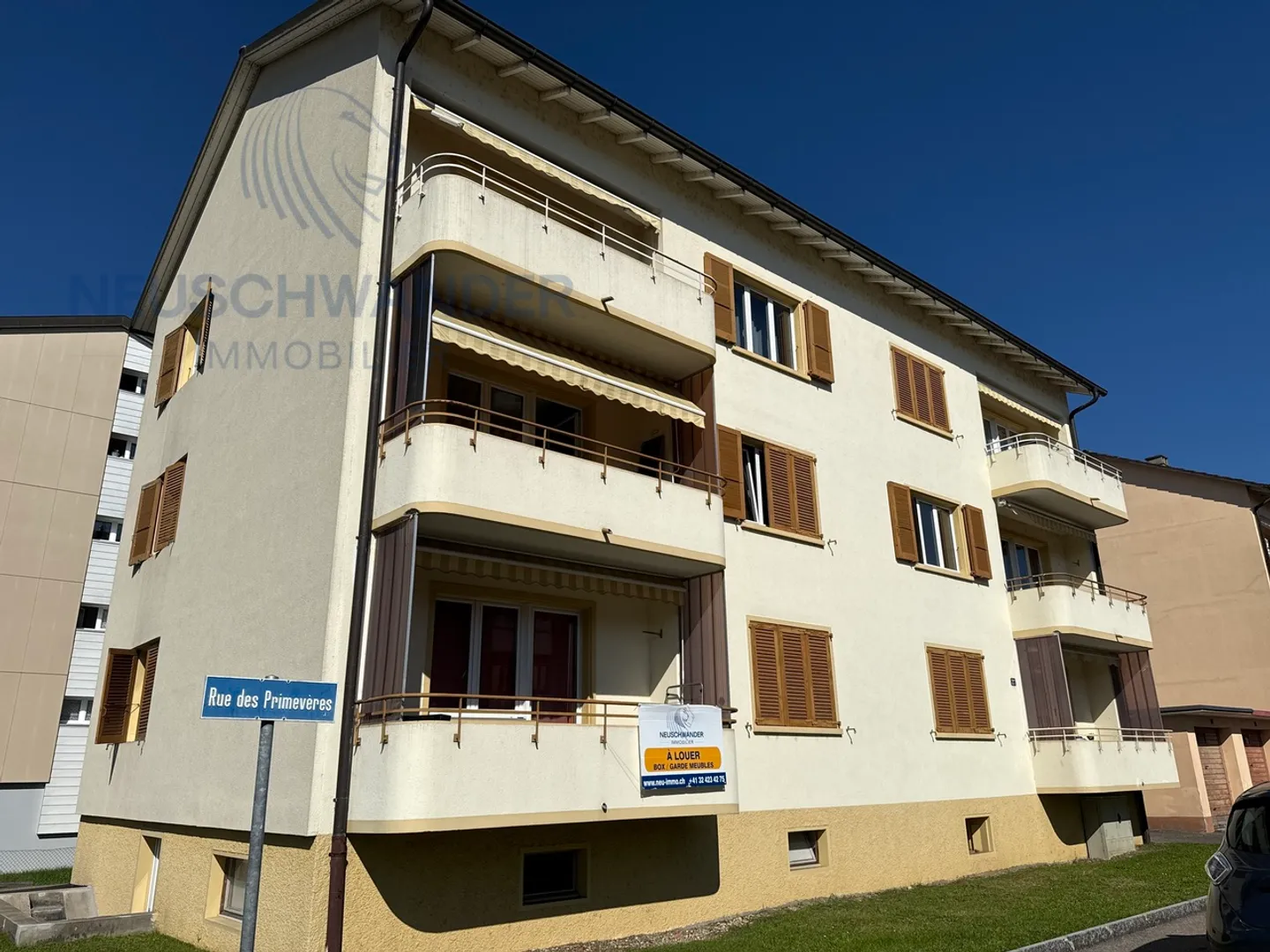 Wohngebäude - Foto 1 von 37