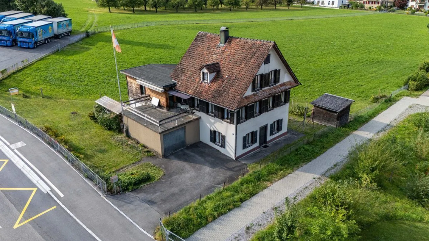 Propriété intéressante à Alpnach avec beaucoup de potentiel - réserve d'extension - maison Biedermeier - Photo 2 sur 11