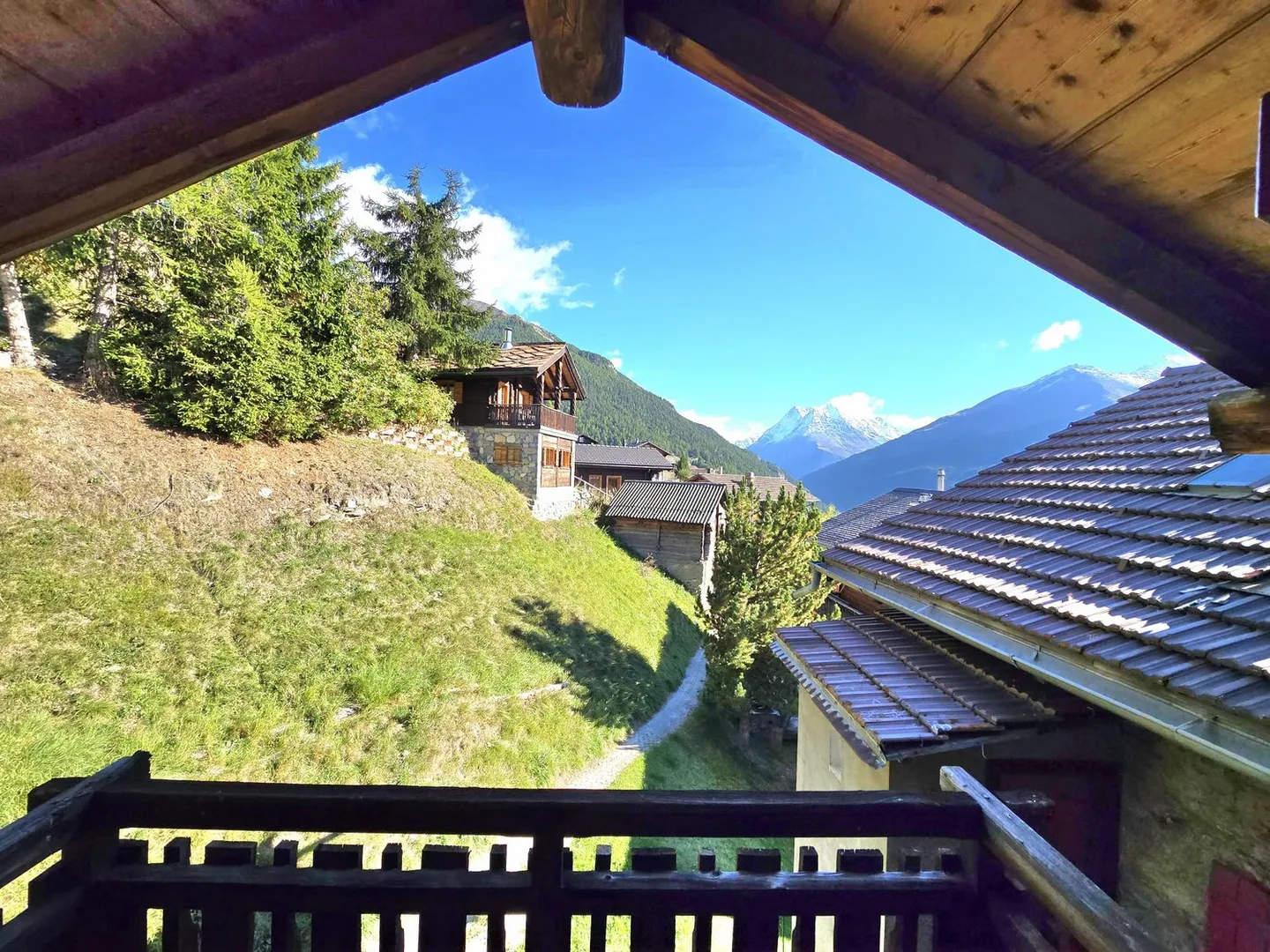 Réservé : Charmant appartement en duplex à Eison (St-Martin) Val d'Hérens - Photo 2 sur 17