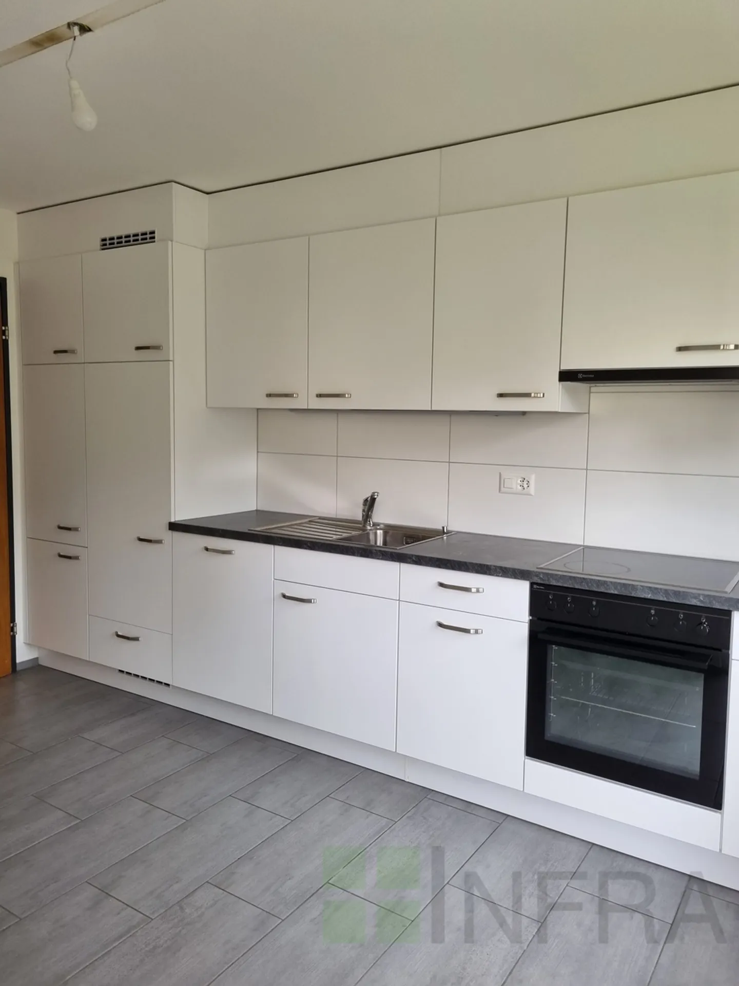 Apartment 75 m2 with 3 rooms on the 2nd floor, with elevator - Photo 1 of 14