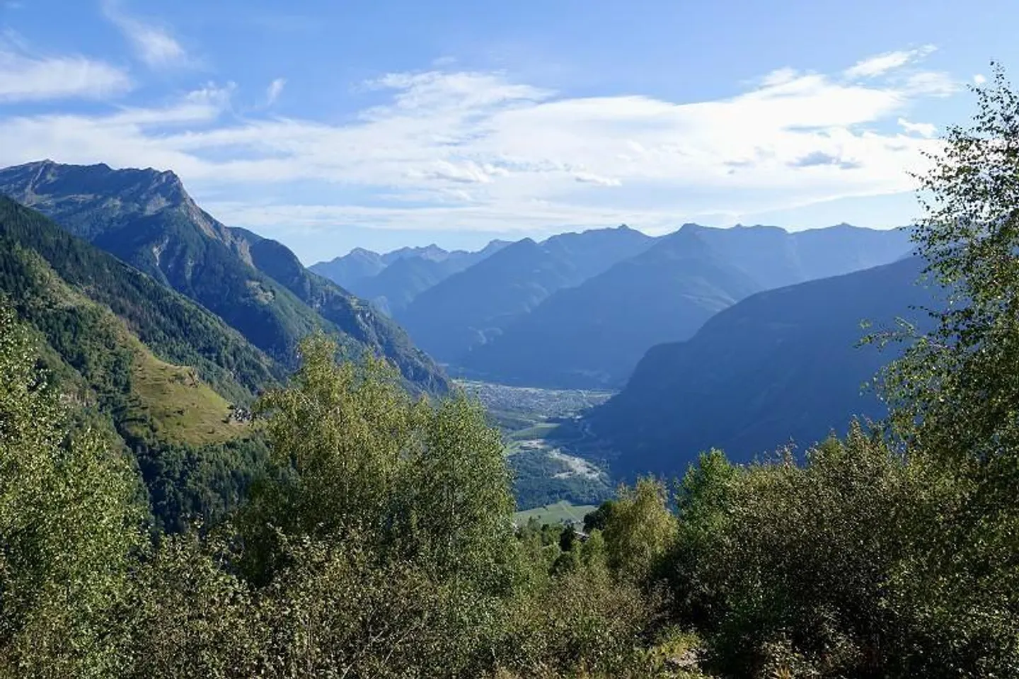Rustique de montagne idyllique de 3 1/2 pièces avec environnement et vue panoramique - Photo 24 sur 38