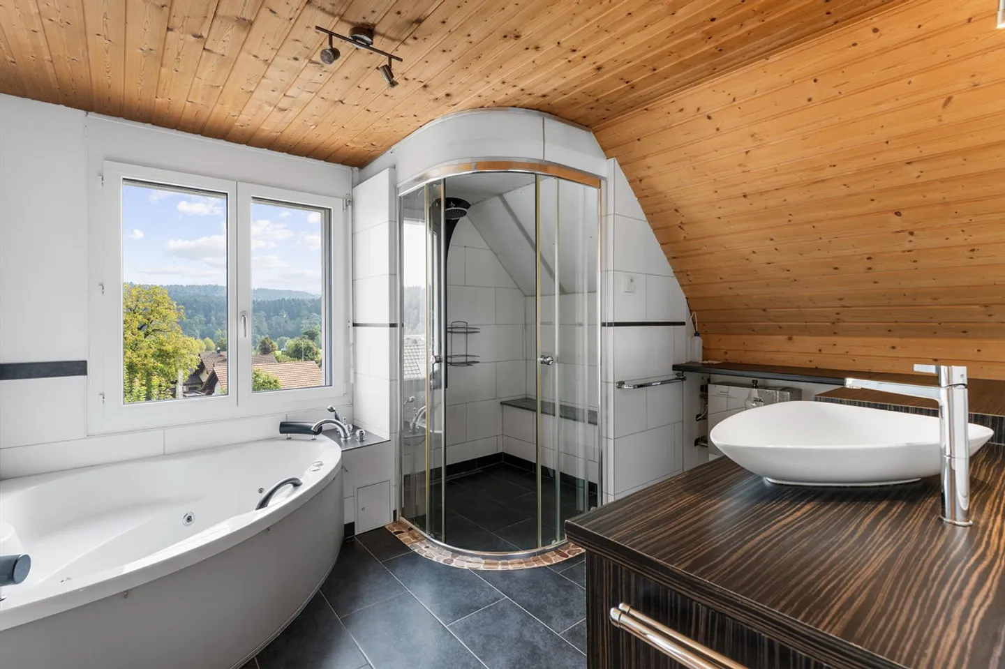 Un appartamento speciale cerca residenti speciali! - Foto 9 di 17