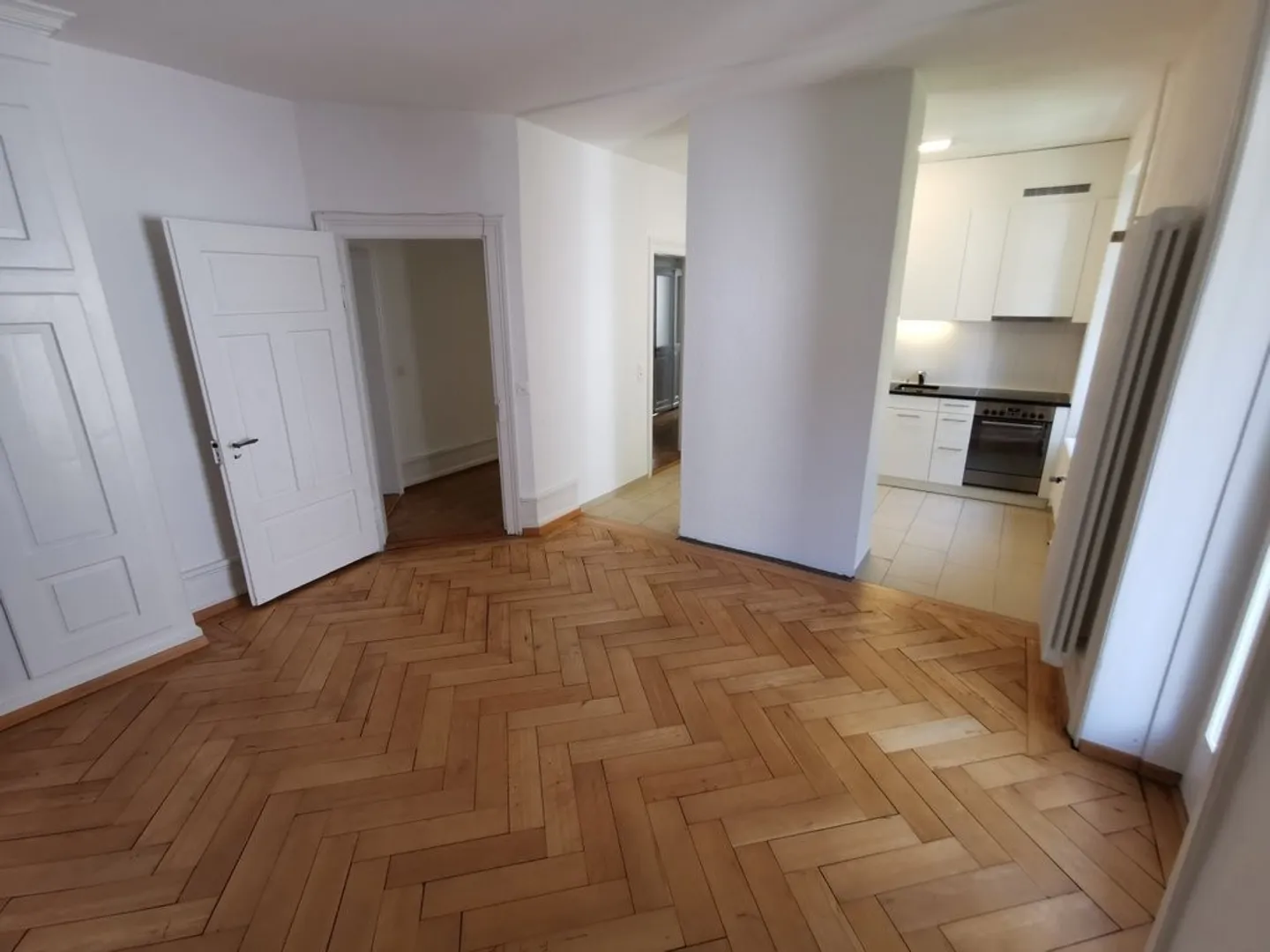 Appartamento d'epoca ristrutturato in edificio in stile Liberty - Foto 1 di 10