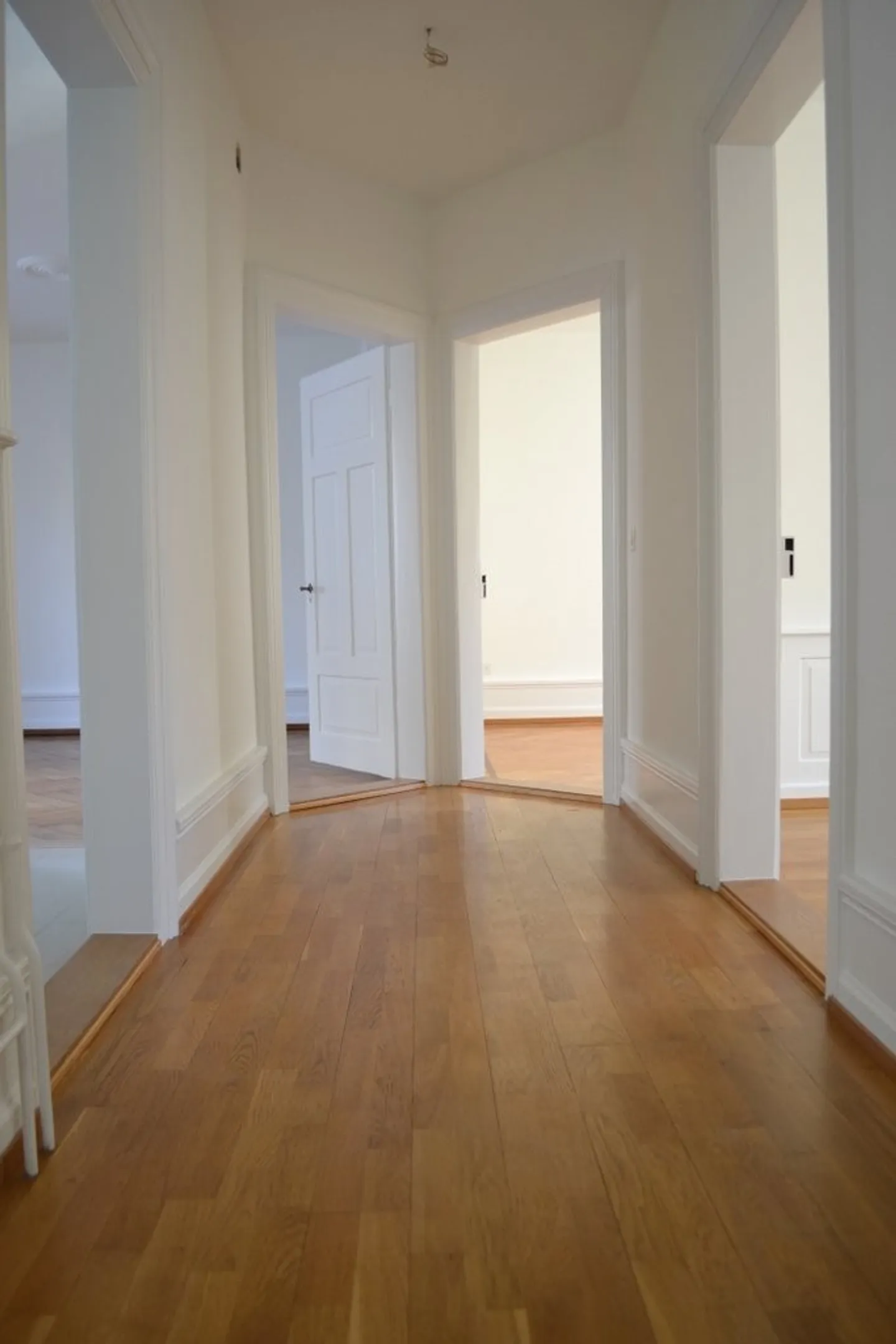 Appartamento d'epoca ristrutturato in edificio in stile Liberty - Foto 7 di 10