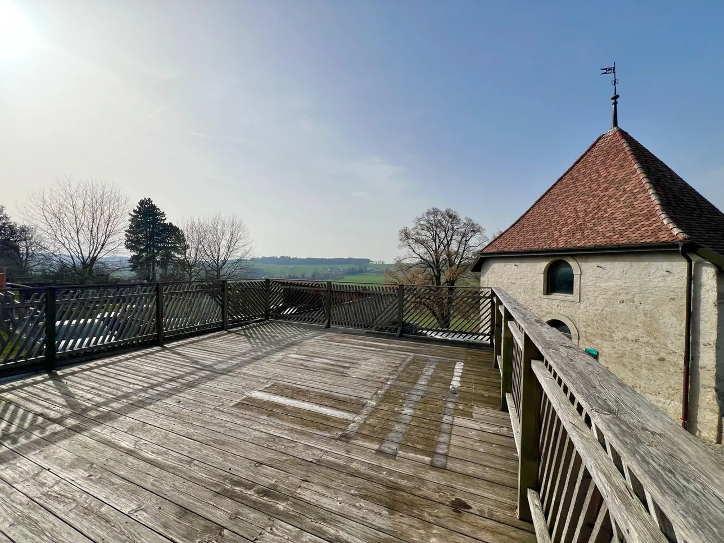 Appartamento atipico con grande terrazza - Foto 2 di 9