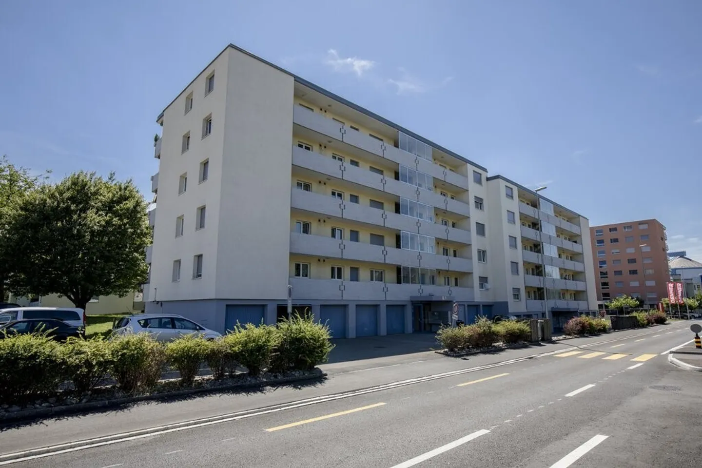 Place de parking/box de garage à louer à Oberwiesenstrasse. - Photo 1 sur 1