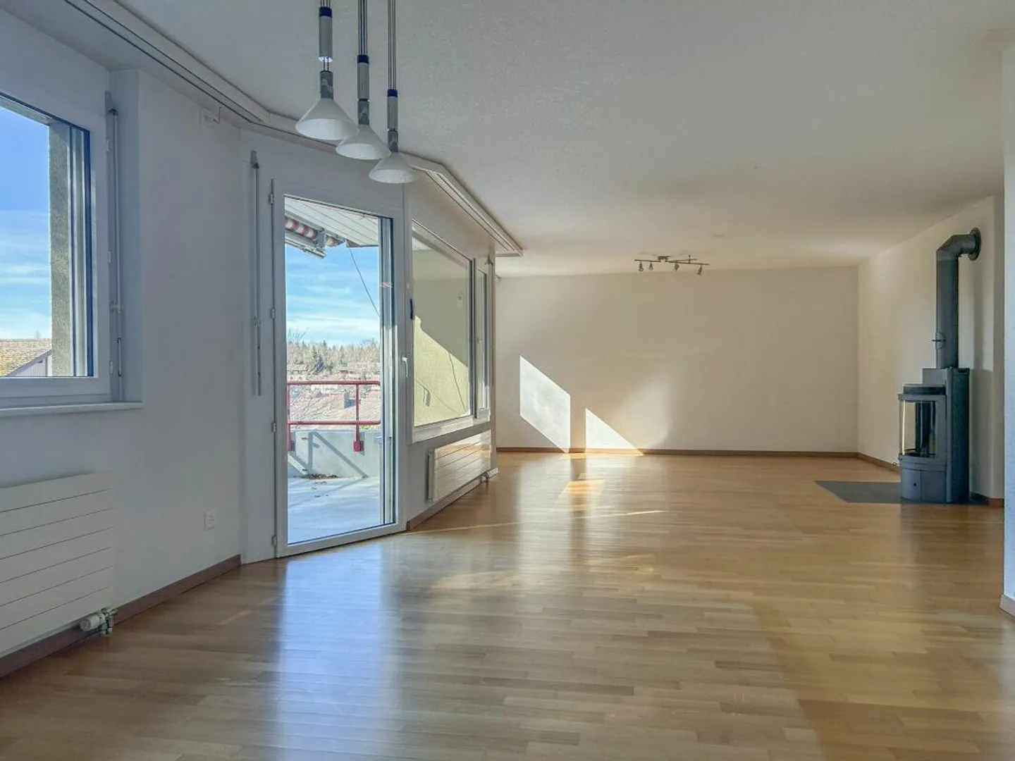 Appartement de 4.5 pièces - spacieux et central - Photo 2 sur 10