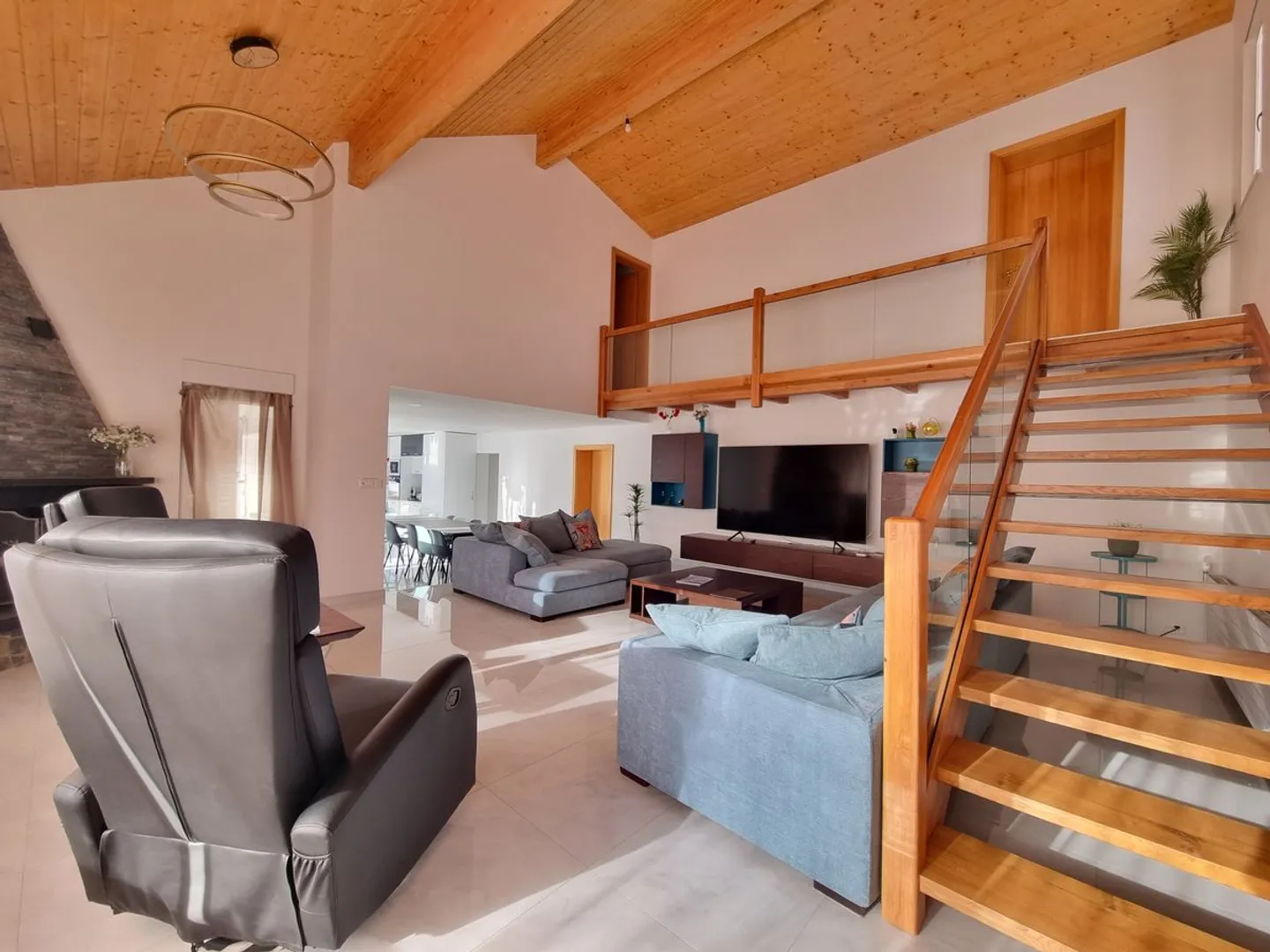 Casa completamente ristrutturata a Bluche - Solo 10 minuti in auto da Crans-Montana / Ref. 1007-652 - Foto 8 di 13