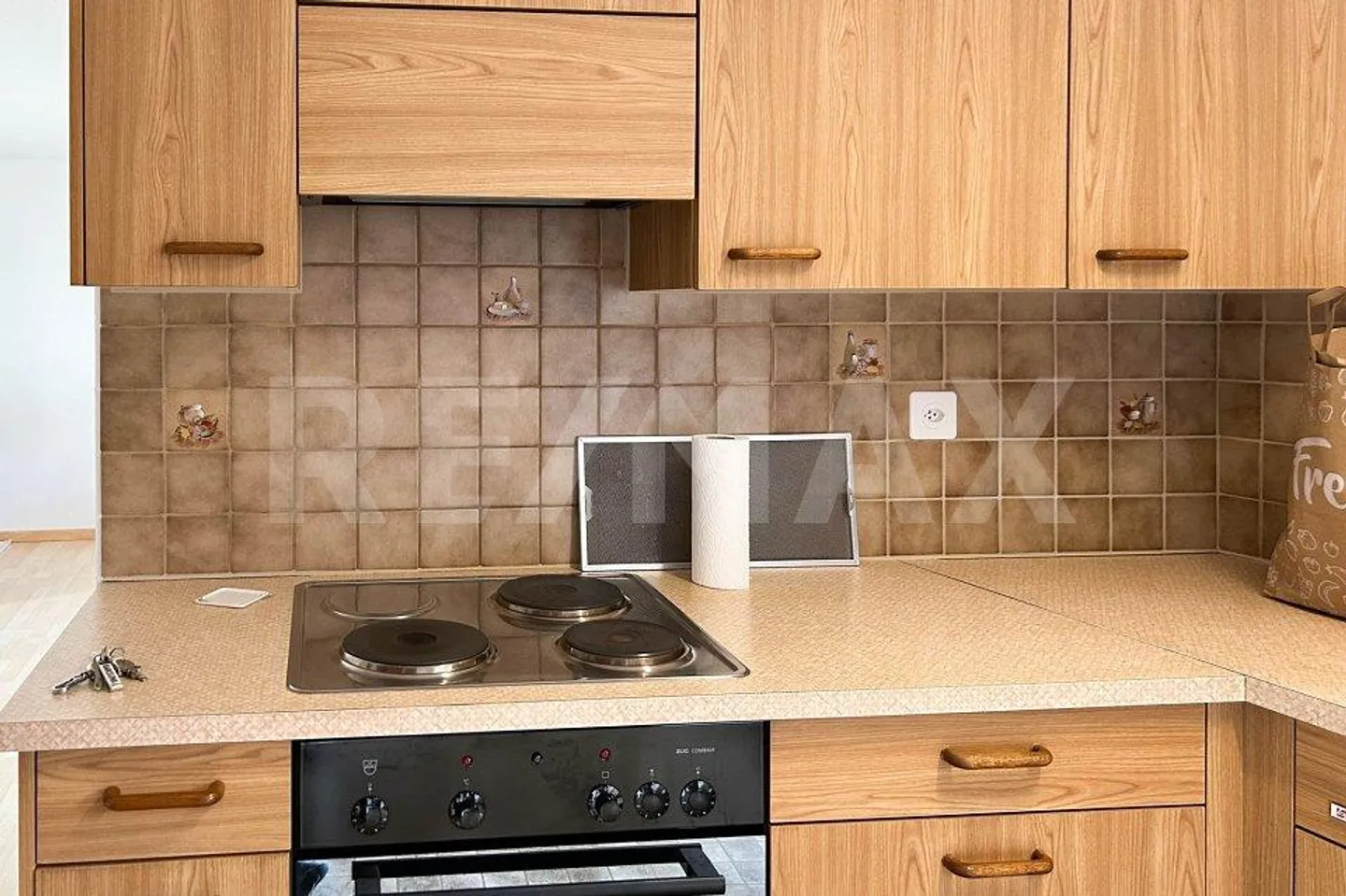 Residential Building - Photo 8 of 13