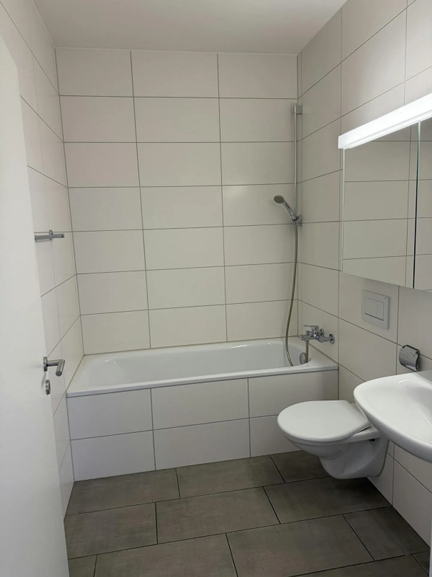 Spazio ufficio/pratica moderno in una posizione centrale - Foto 6 di 8