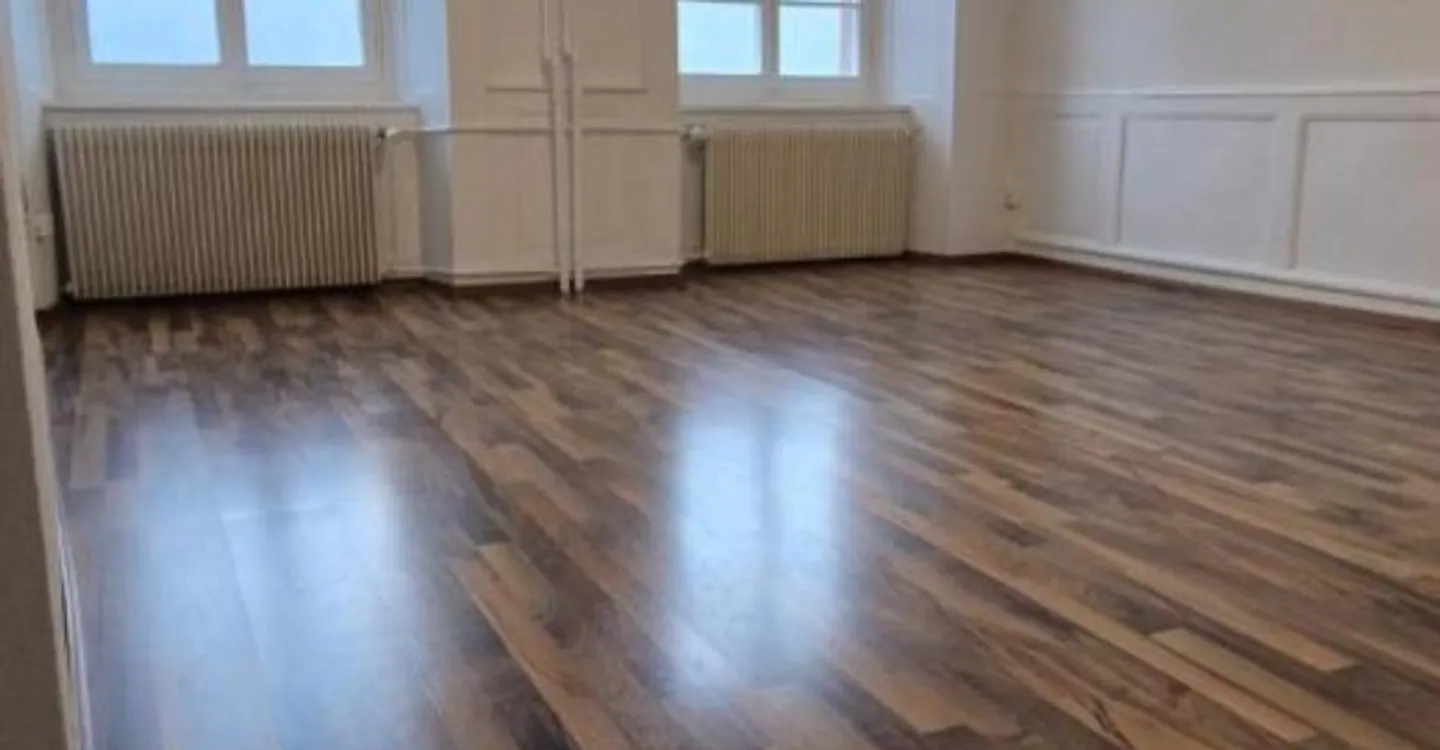 Ertragsgebäude ? 8 vollständig vermietete Wohnungen ? Saint-Imier (BE) - Foto 2 von 12