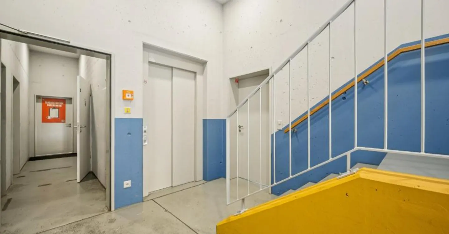 Spazio commerciale attraente nella migliore posizione al Perron West a Muri AG - Foto 4 di 10