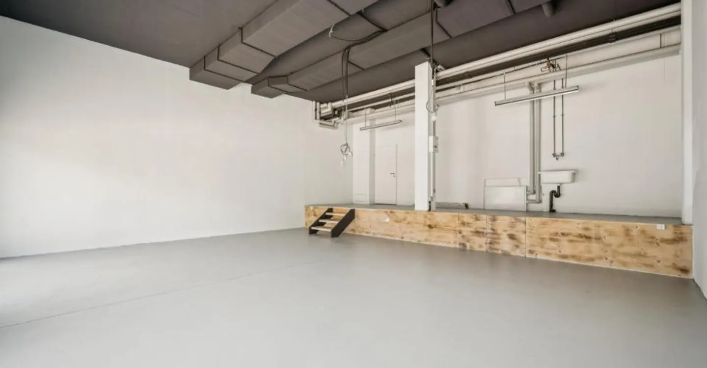 Spazio commerciale attraente nella migliore posizione al Perron West a Muri AG - Foto 8 di 10
