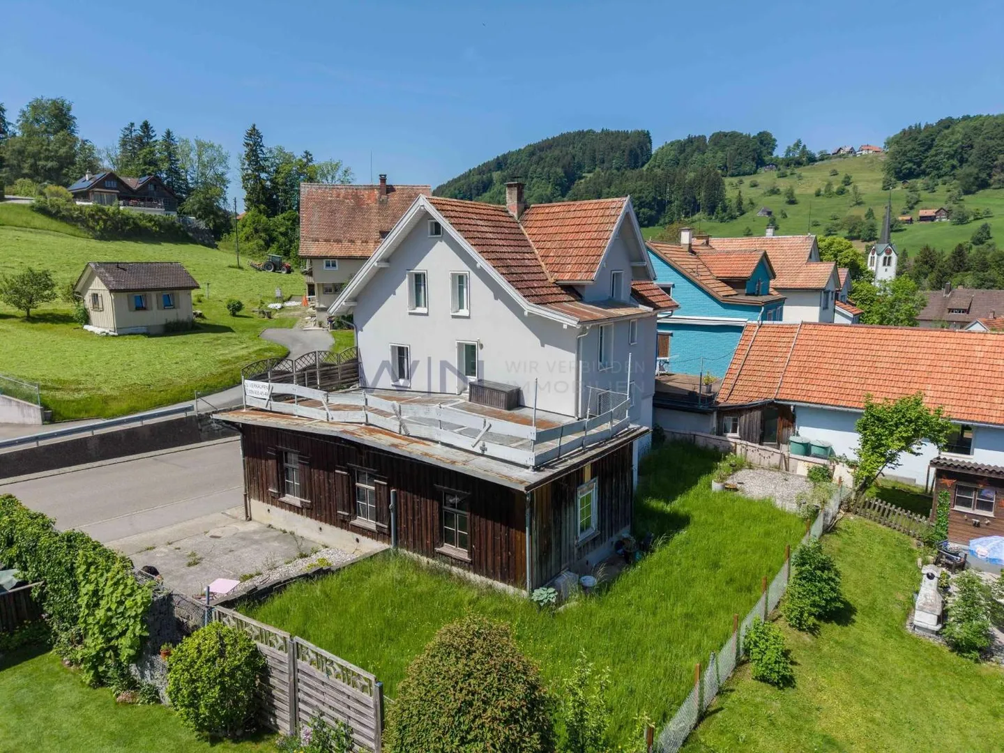 Modernisiertes Familienhaus in zentraler Lage - Foto 1 von 9