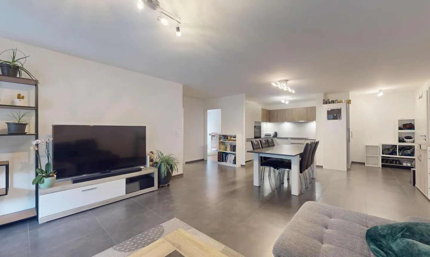 Bell'appartamento nuovo con giardino in una piccola condominio - Foto 5 di 11