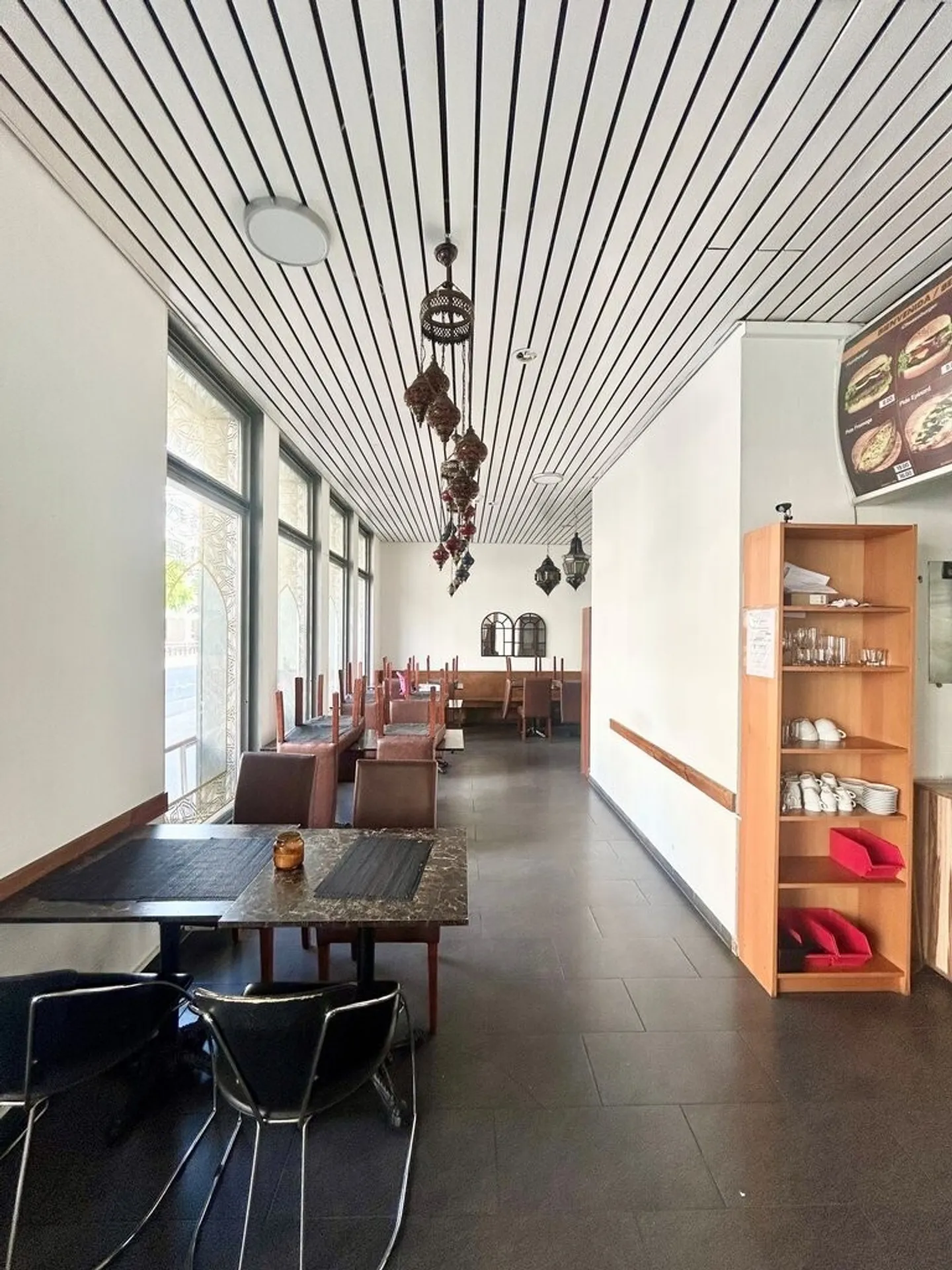 Commercial space fitted out as a restaurant and bar - city center - Photo 5 of 7