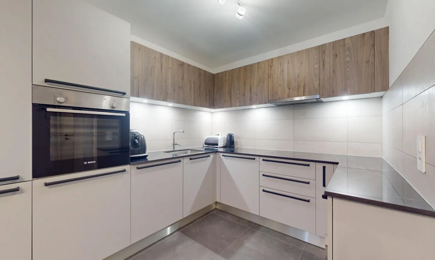 Bell'appartamento nuovo con giardino in una piccola condominio - Foto 7 di 11