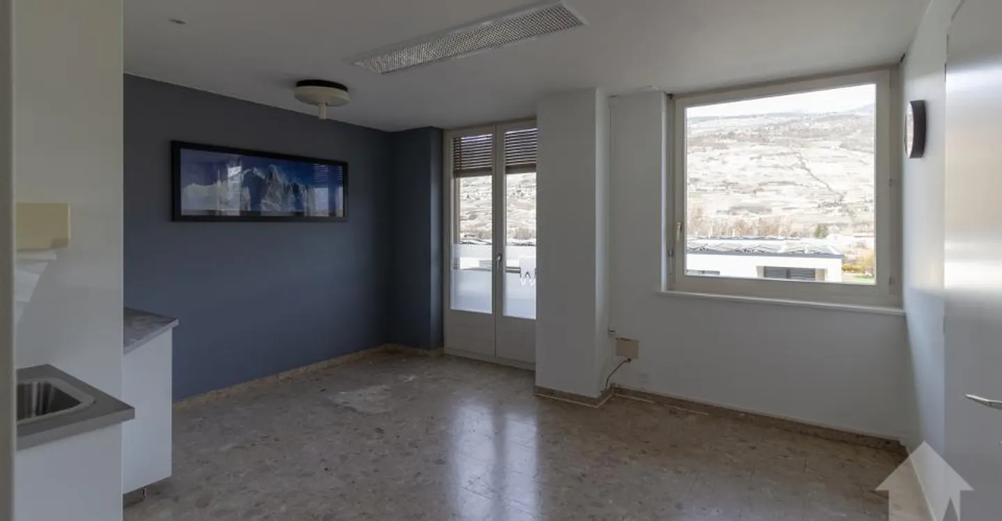 Bright office with over 4.5 rooms of 115 m2 - Photo 7 of 13