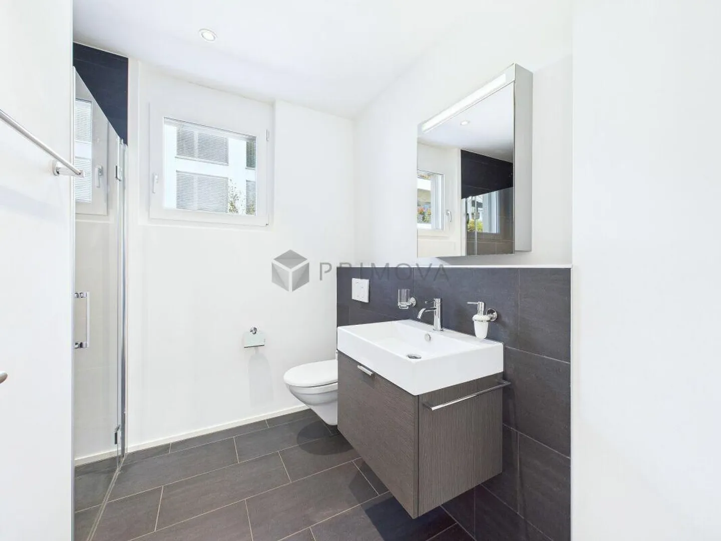 Light-Filled Living Experience: Exclusive Terrace Apartment with Top... - Photo 12 of 12