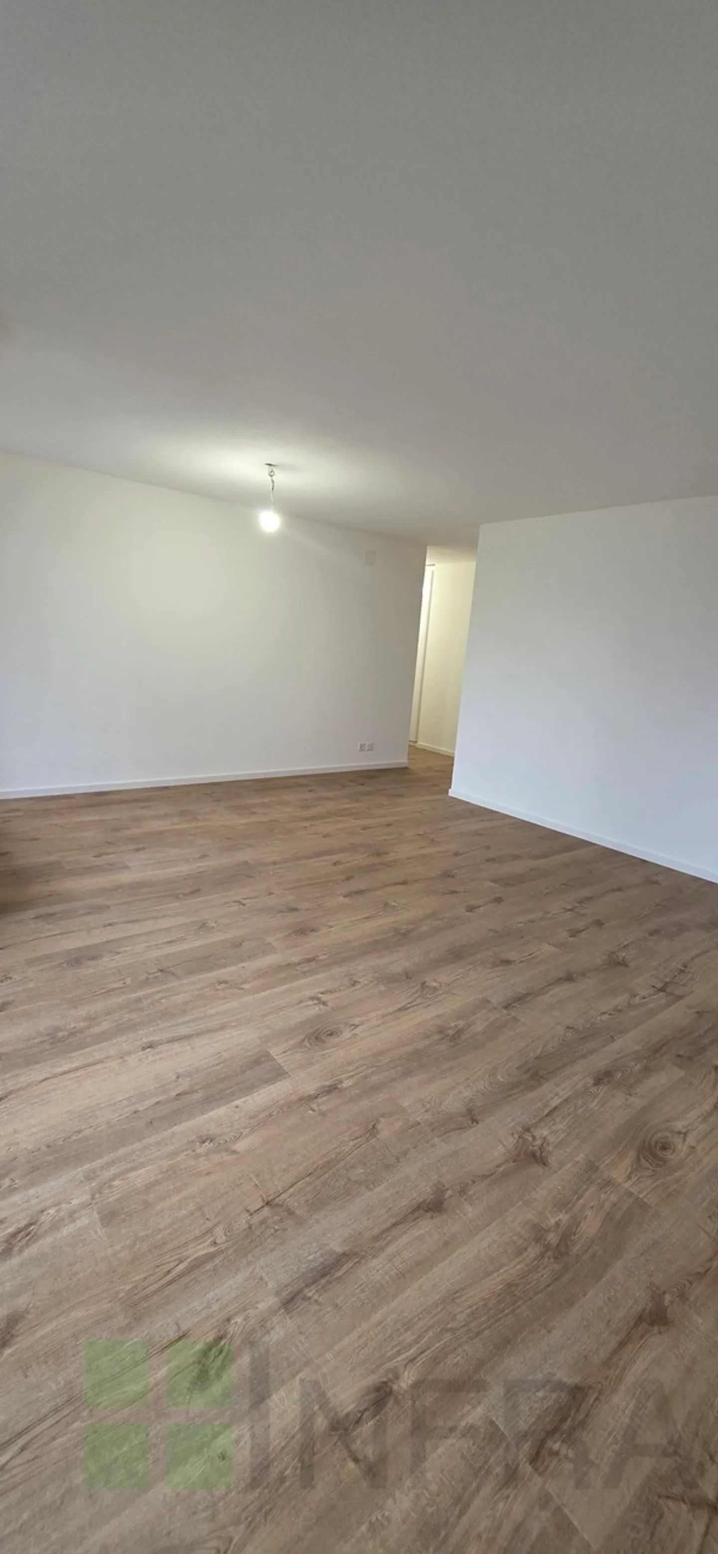 Beautifully renovated 4.5-room apartment - Photo 3 of 10