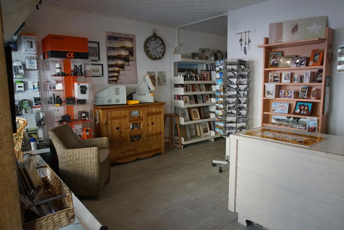 Commercial space with window in the city center - Photo 3 of 5