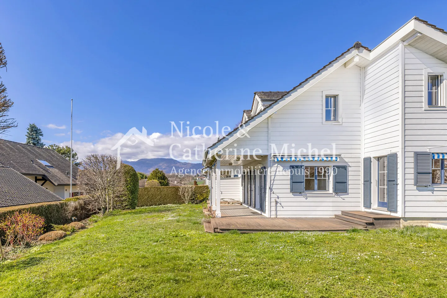 Villa bifamiliare con molto fascino - Foto 1 di 13